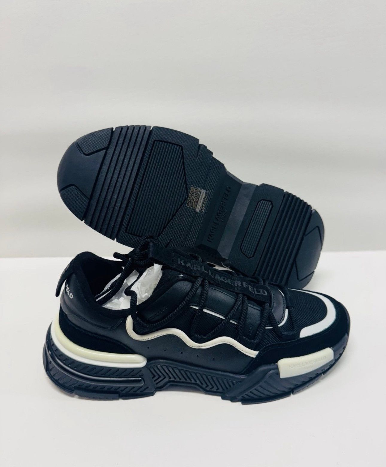 Karl Lagerfeld Karl Lagerfeld Paris Low-Top Leather Sawtooth Sneakers Size US 11 / EU 44 - 1 Thumbnail