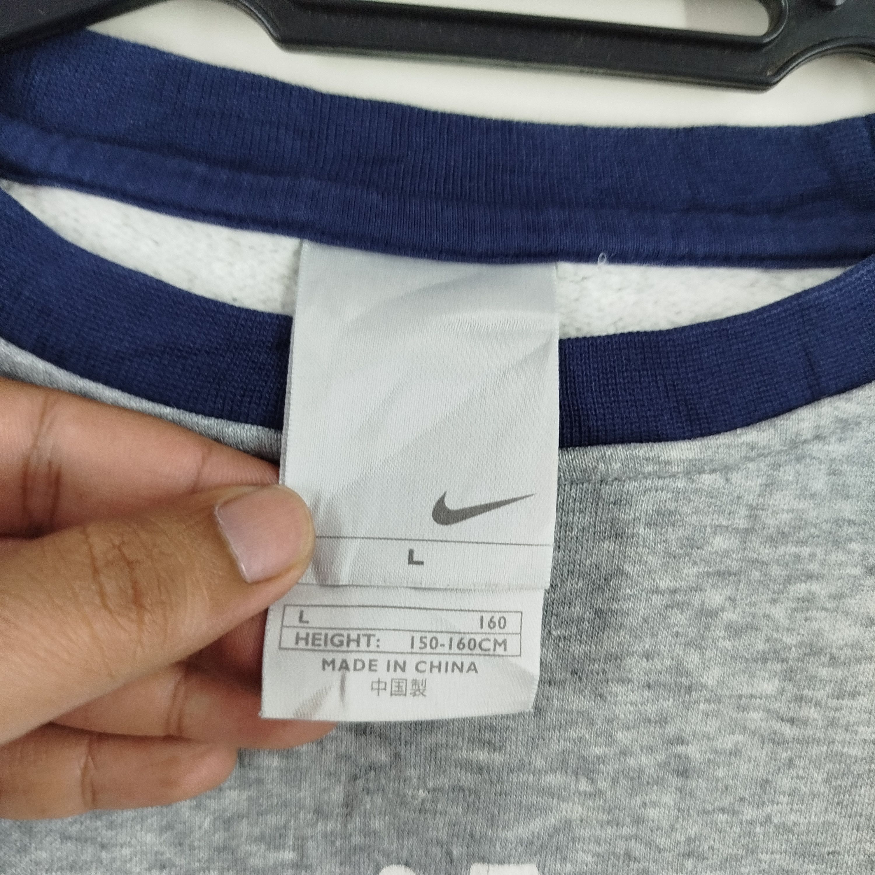 Nike Vintage Nike Swoosh Logo Center Raglan Design Sun Faded Size US M / EU 48-50 / 2 - 5 Thumbnail