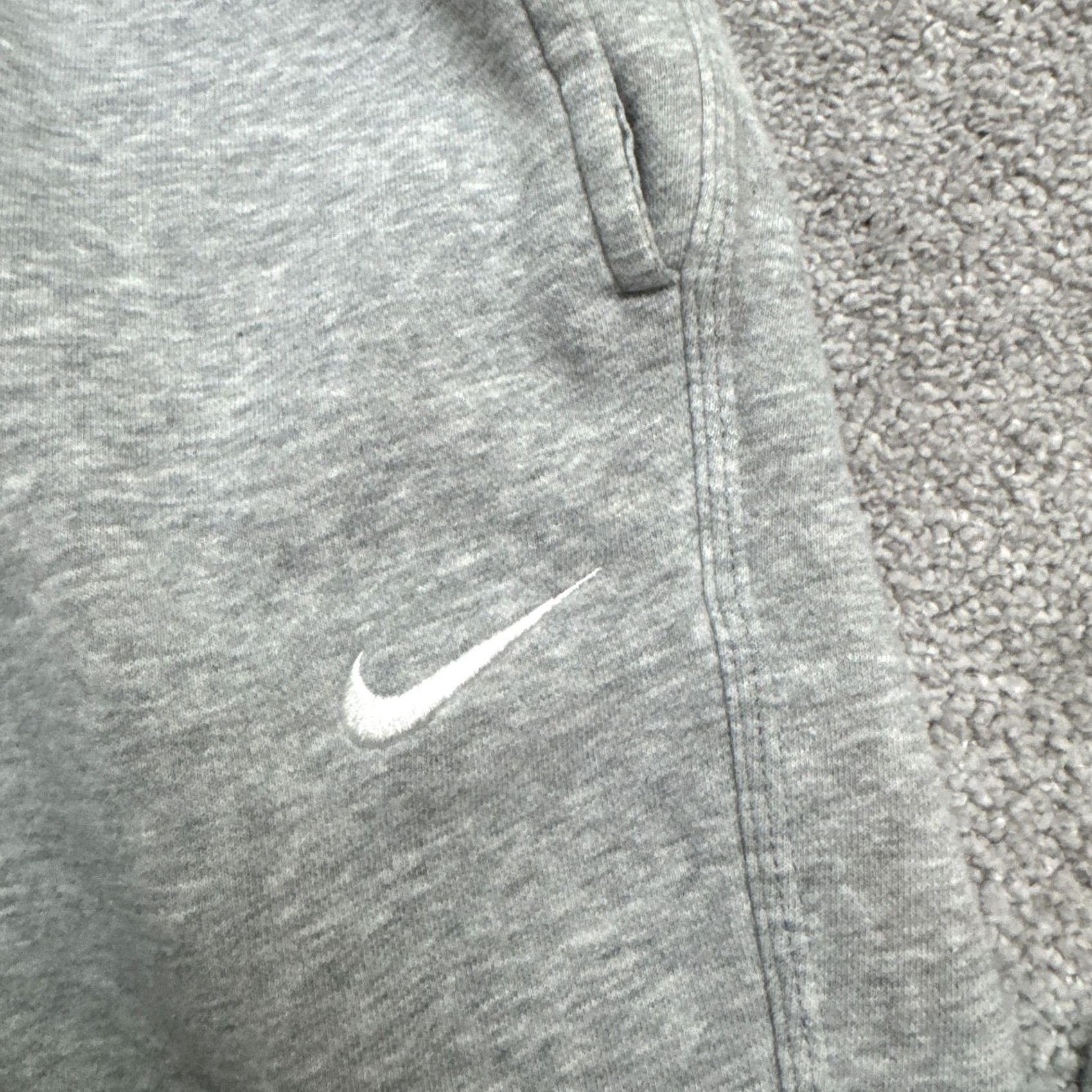 Nike Nike Jogger Sweatpants Mens M Gray Fleece Elastic Waist Activewear Pants Size US 31 - 3 Thumbnail