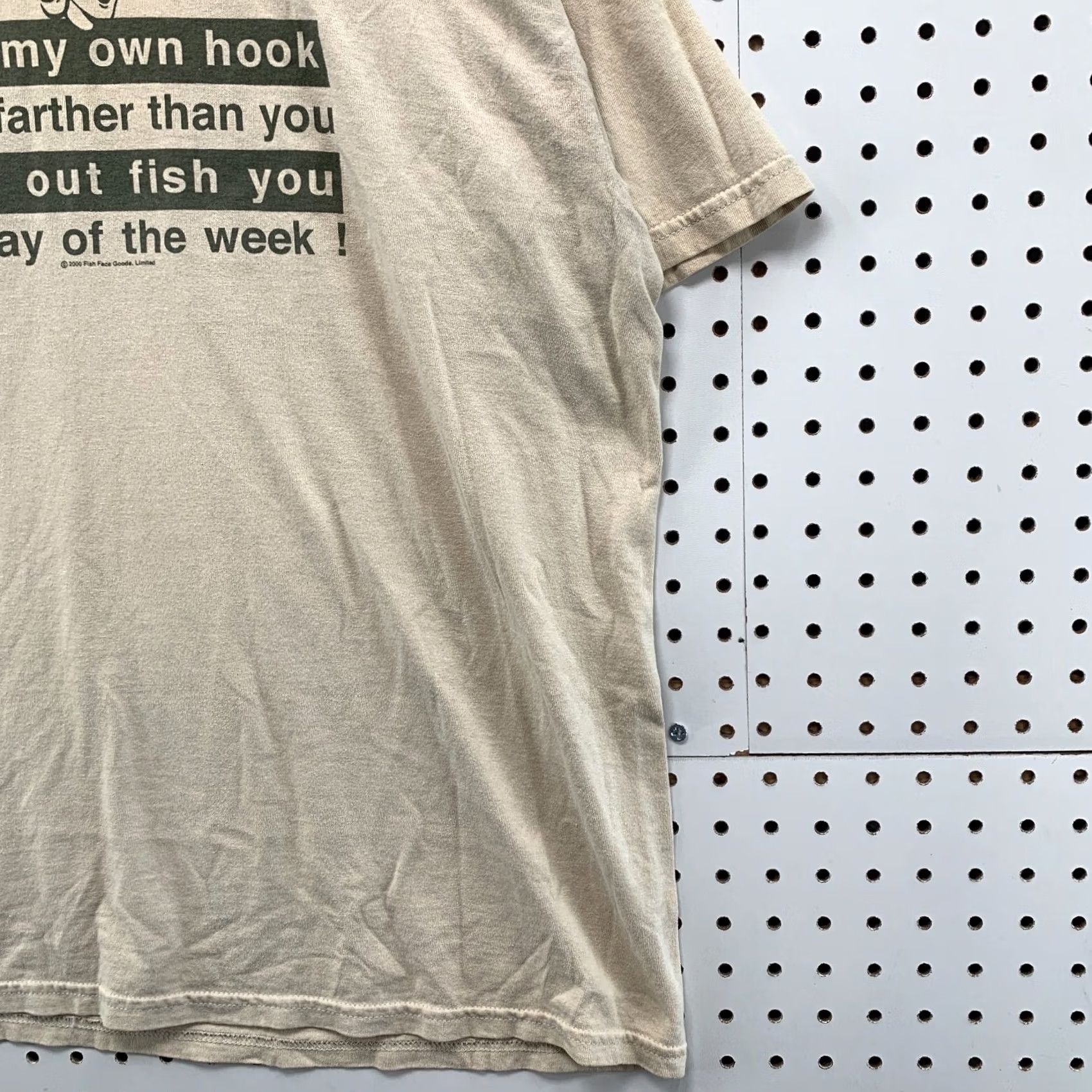 Gildan Vintage Y2k Fishing Shirt Tan Funny Bait Quote Adult Large Outdoors 22x28.5 Size US L / EU 52-54 / 3 - 4 Thumbnail
