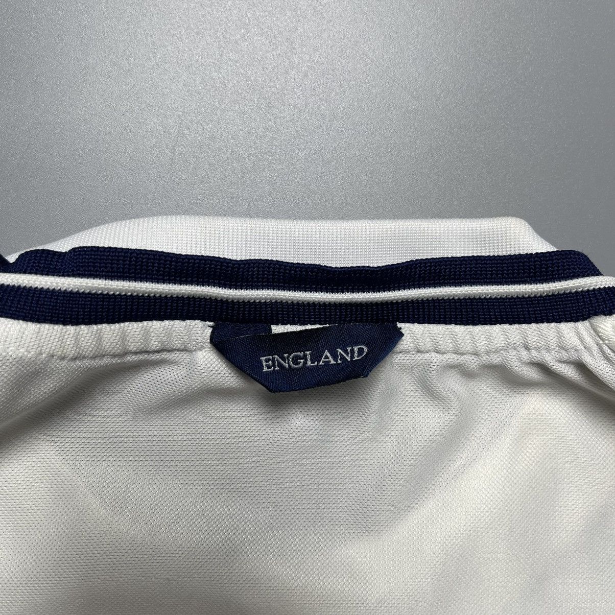 Umbro ENGLAND UMBRO 2000 EURO FOOTBALL HOME JERSEY #7 BECKHAM Size US XL / EU 56 / 4 - 11 Thumbnail
