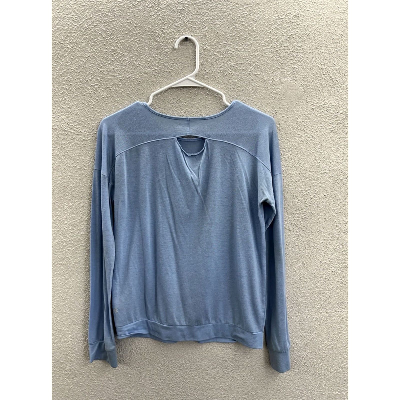 Champion Champion Womens Shirt Blue Long Sleeve Open Back Athletic Size L Blouse Size L / US 10 / IT 46 - 7 Thumbnail