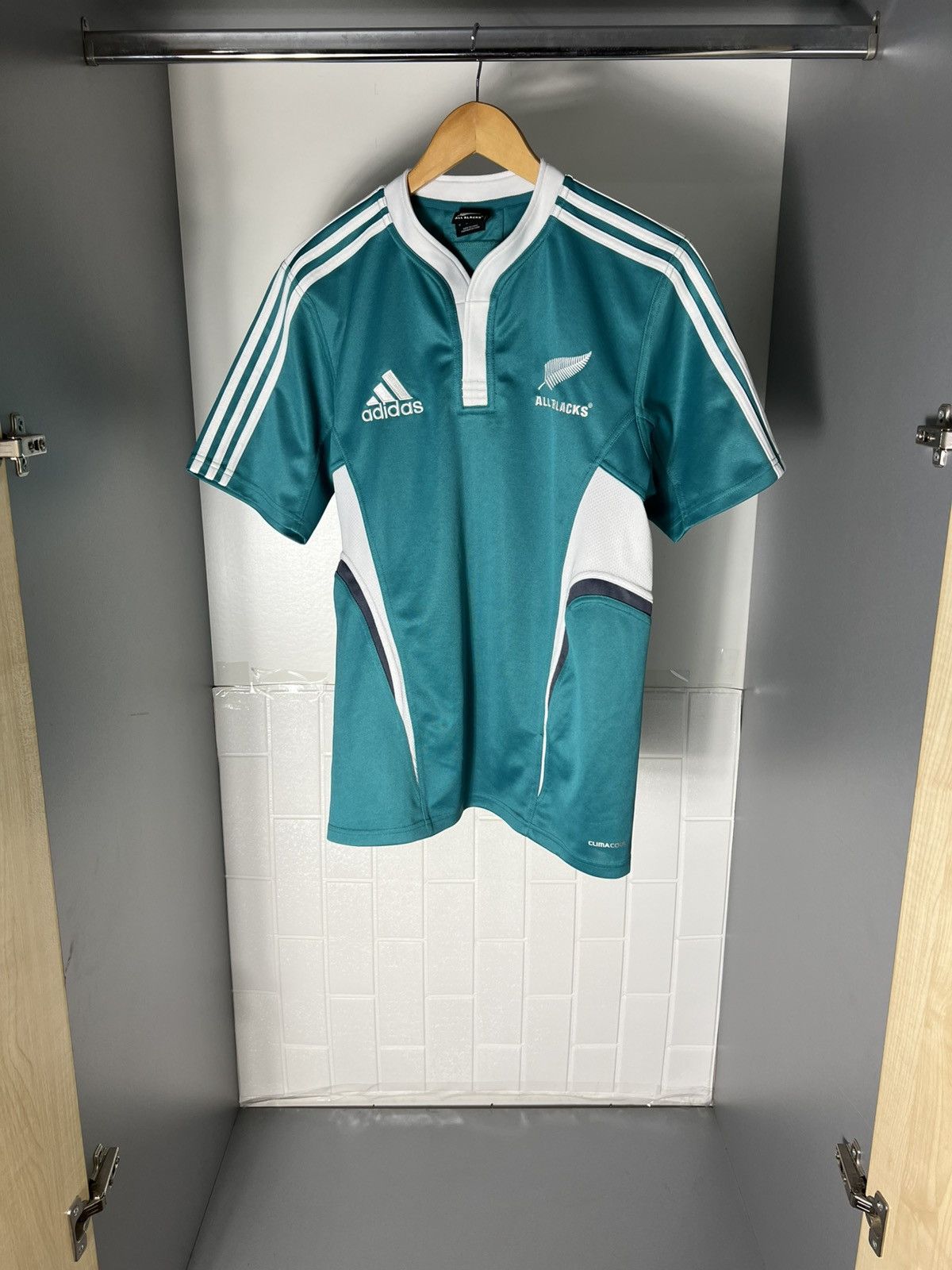 Adidas VINTAGE ADIDAS NEW ZEALAND ALL BLACKS RETRO RUGBY JERSEY Y2K Size US M / EU 48-50 / 2 - 1 Thumbnail