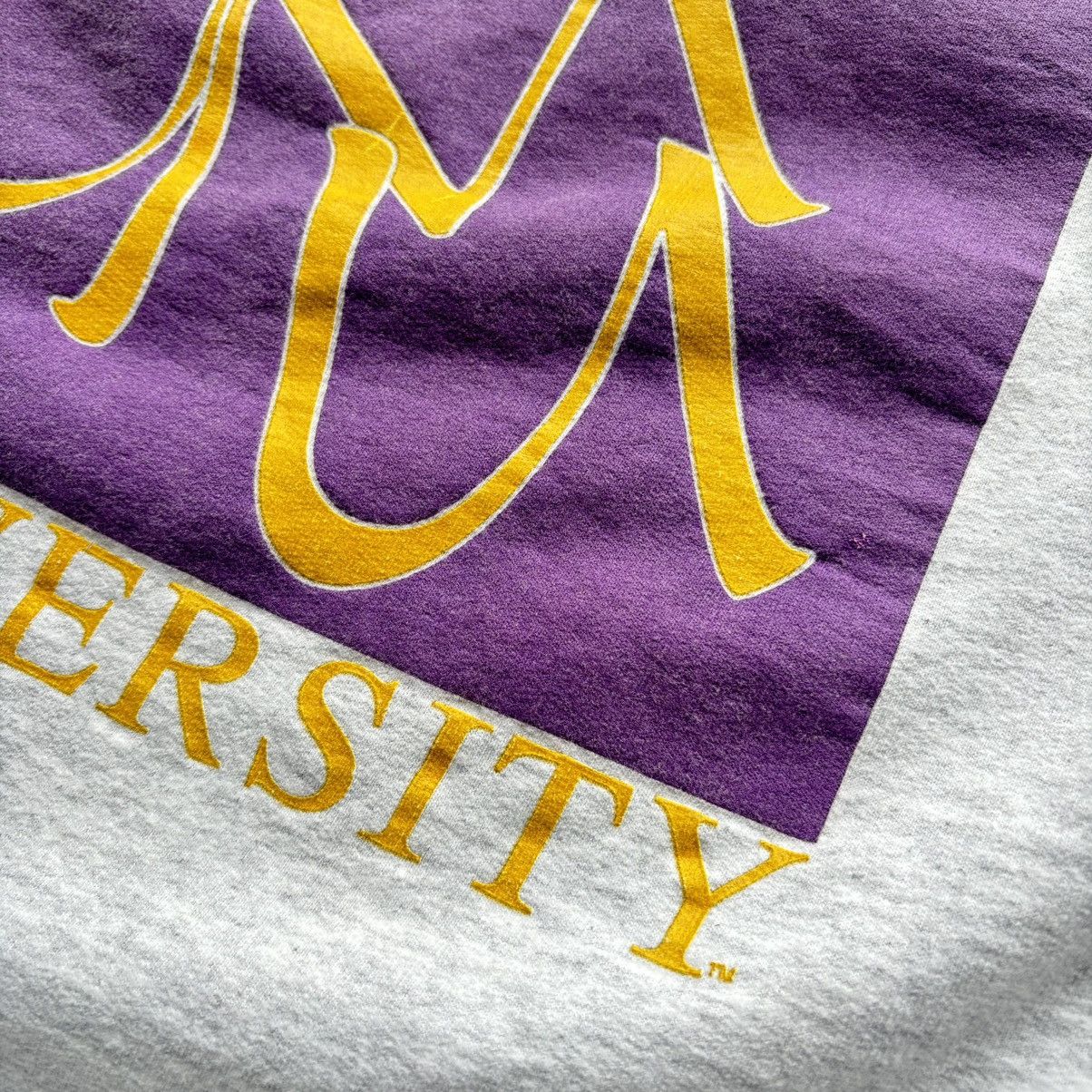 Vintage vintage 90s JAMES MADISON UNIVERSITY JMU Spellout sweatshirt Size US M / EU 48-50 / 2 - 9 Thumbnail