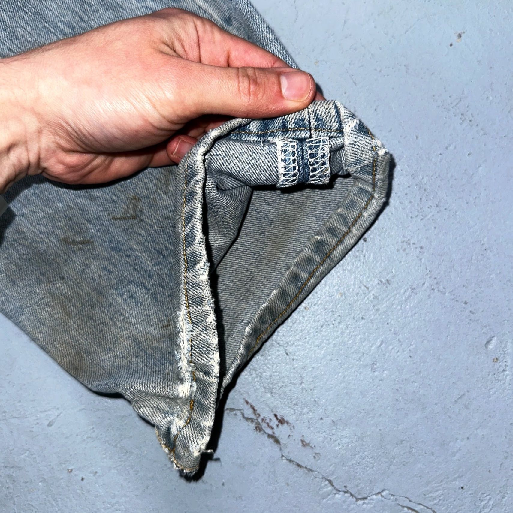 Levi's VINTAGE Levis 501 XX Y2K Straight Leg Jeans Blue Light Wash 35x34 Act 34x34 Size US 34 / EU 50 - 4 Thumbnail