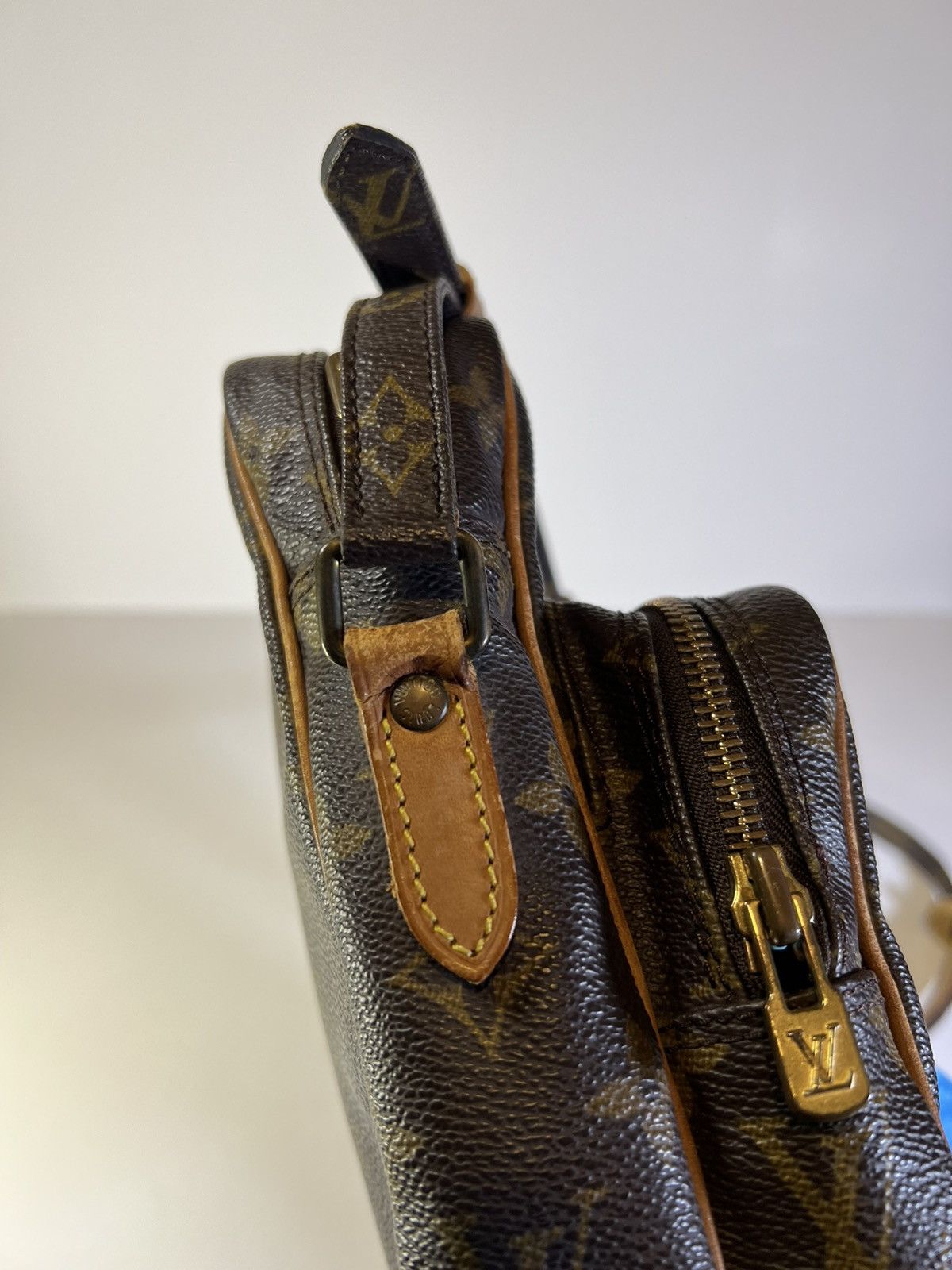 Louis Vuitton Louis Vuitton Amazone Monogram Canvas crossbody bag. Adjust Size ONE SIZE - 10 Thumbnail