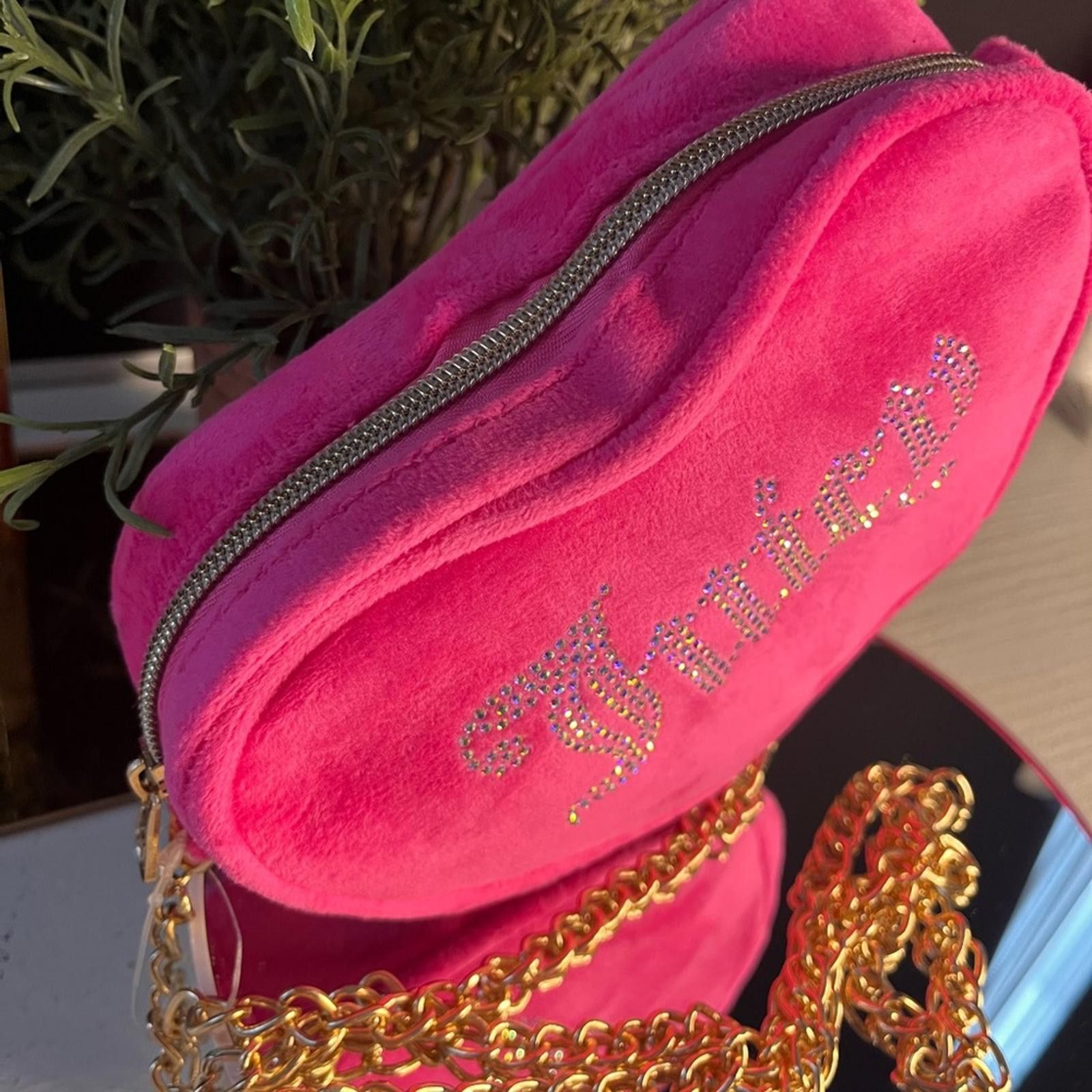 Juicy Couture Jeans Juicy Couture Pink Velvet Mini Heart Crossbody Bag Size ONE SIZE - 3 Thumbnail