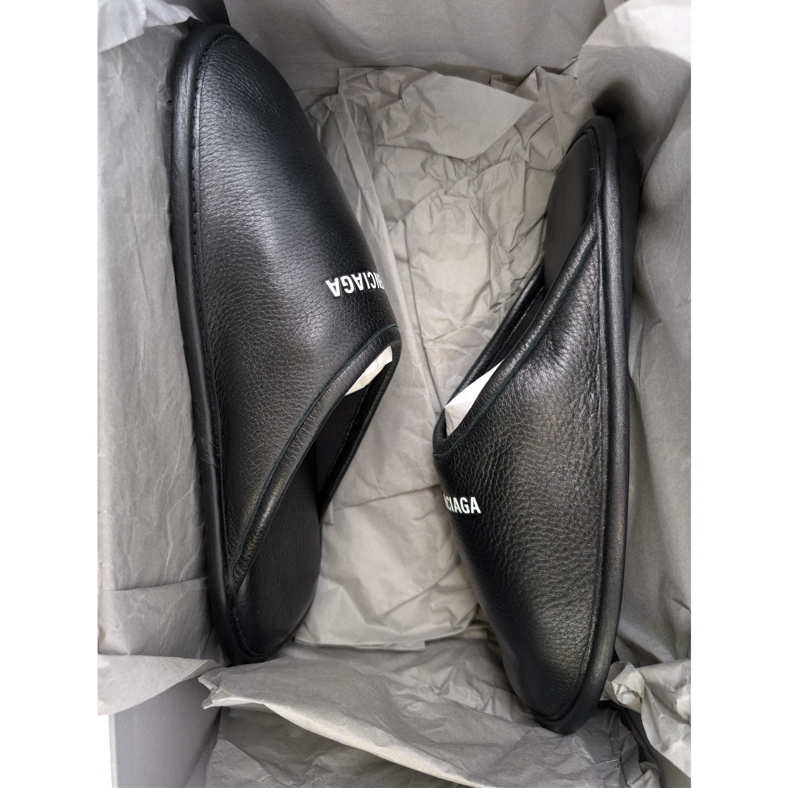 Balenciaga o1rshd1 Logo Grained Leather / Control Home Mule Flat Black Size US 10 / EU 43 - 19 Thumbnail