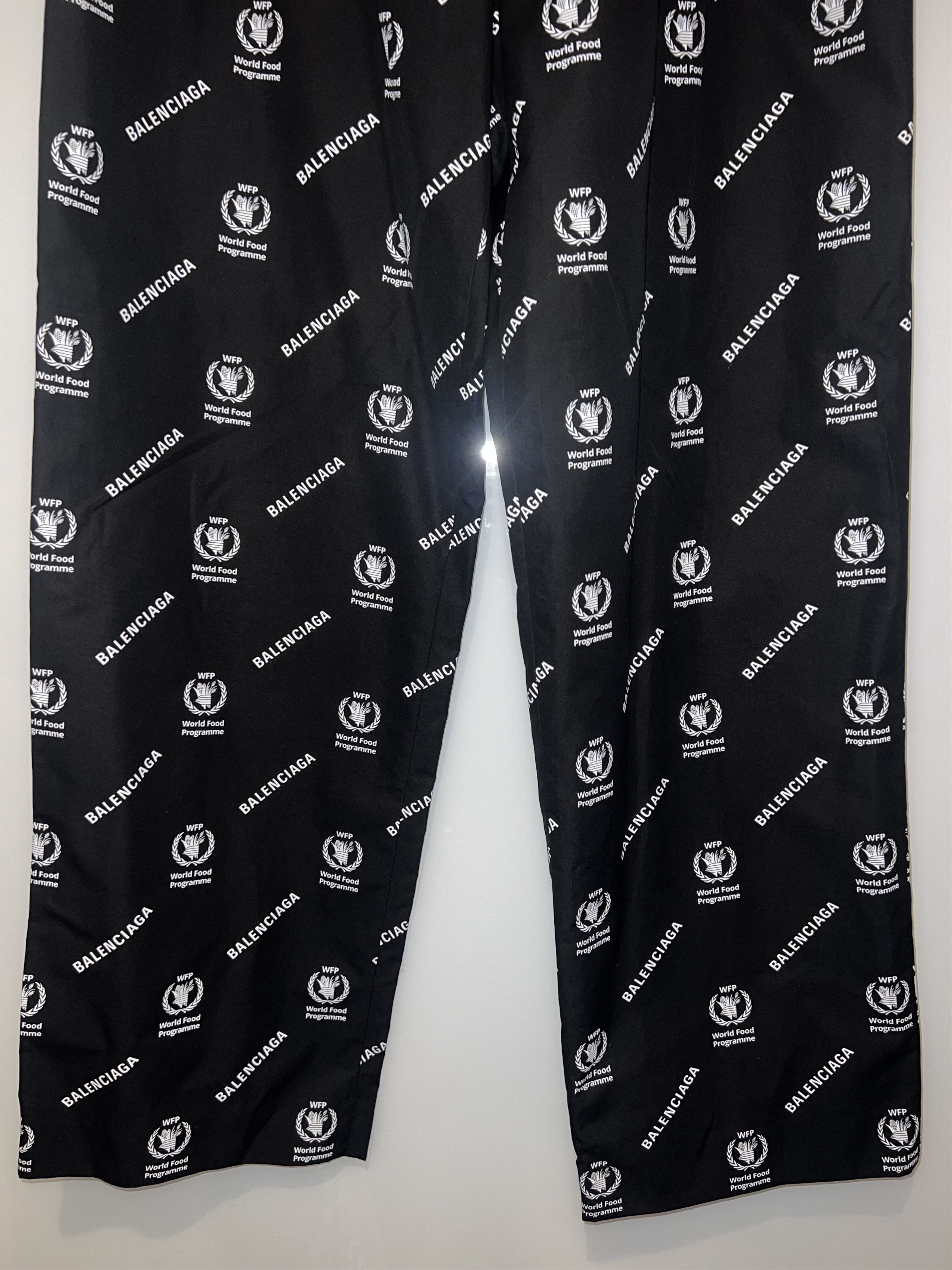 Balenciaga Balenciaga World Food Programme Pants Size US 38 / EU 54 - 3 Thumbnail