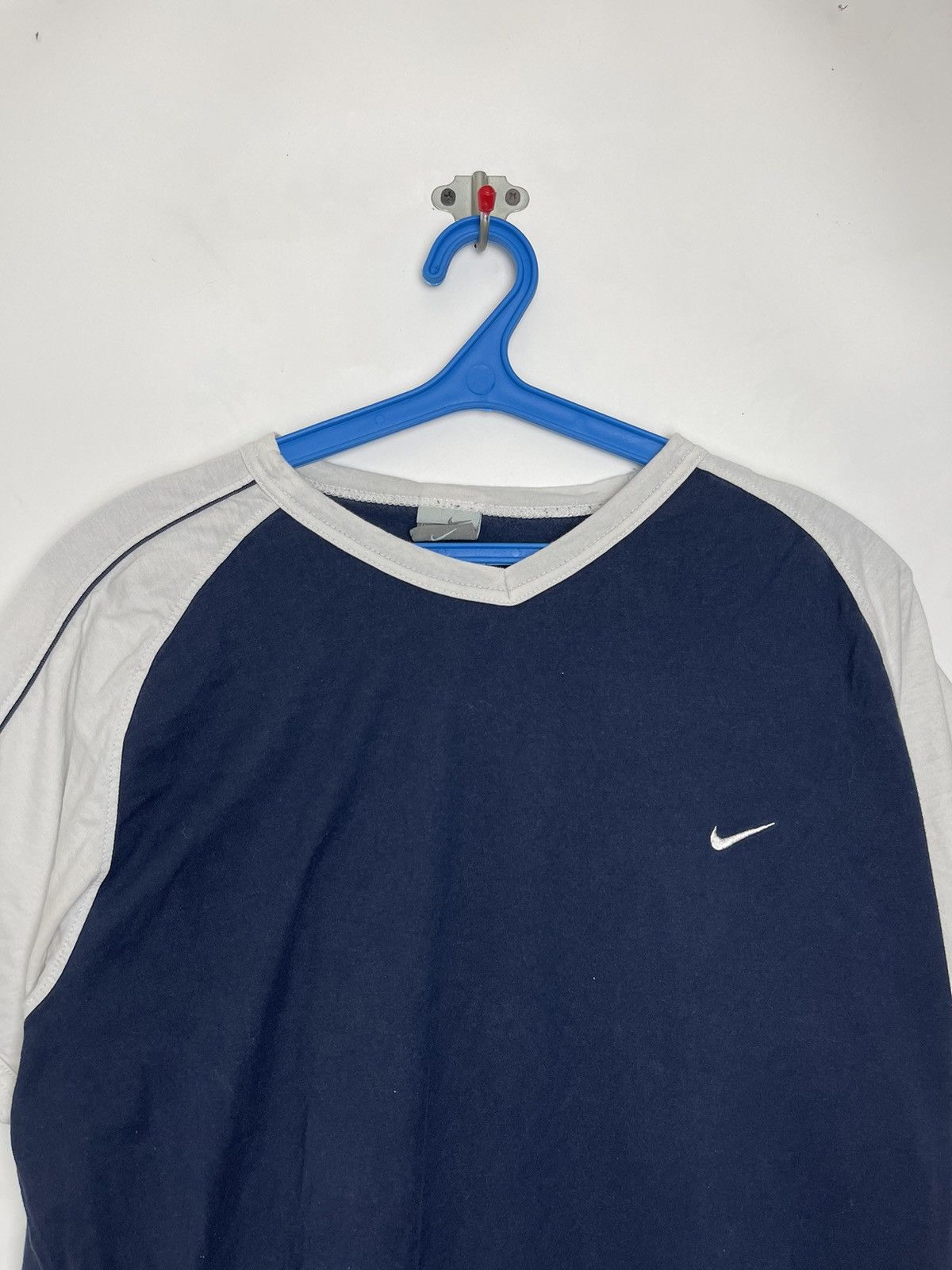Nike Vintage 90s Nike Embroidered Swoosh T Shirt Size XL Size US XL / EU 56 / 4 - 2 Thumbnail