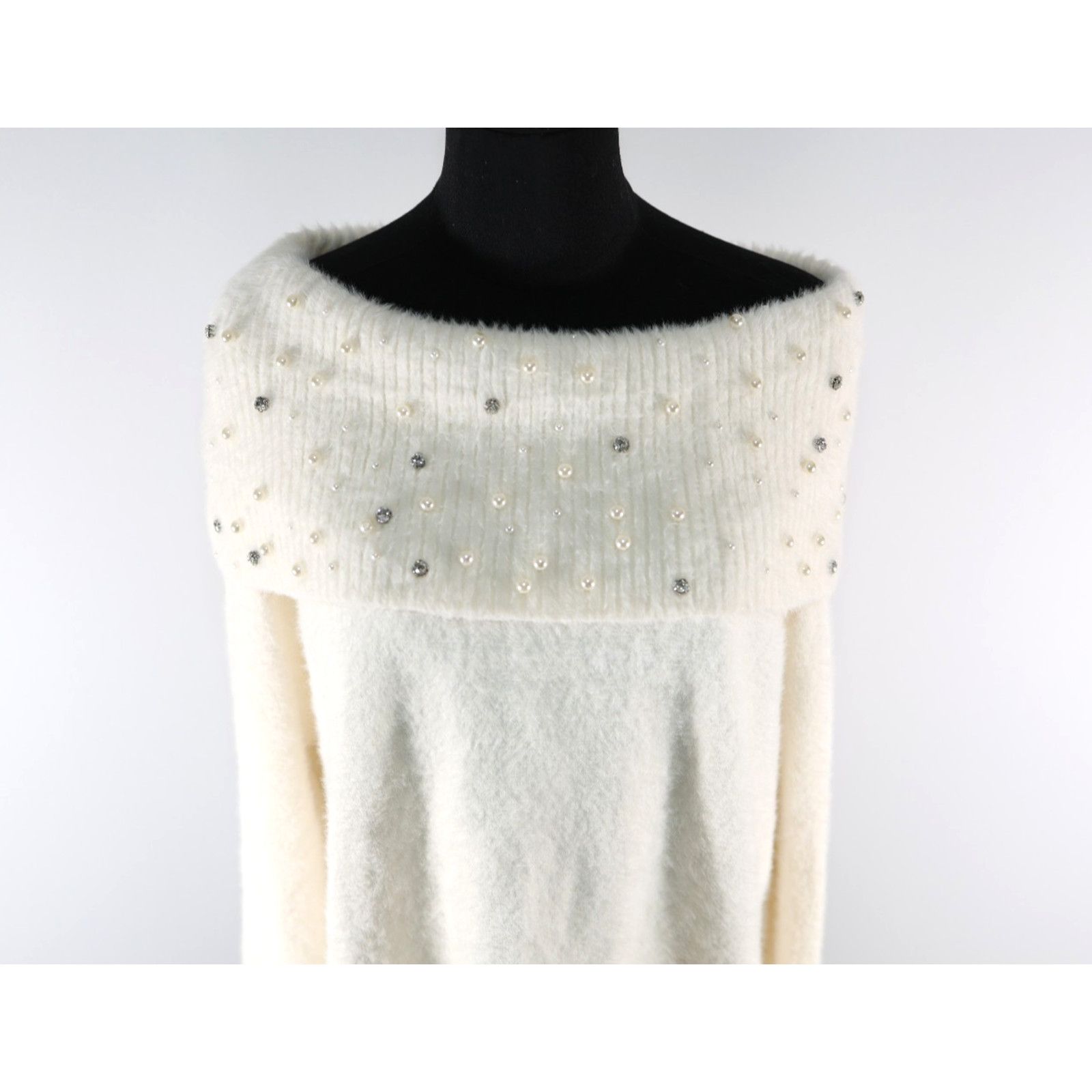 Soft Surroundings SOFT SURROUNDINGS Rhinestones Pearls Cowl Neck Sweater Sz L Size L / US 10 / IT 46 - 4 Thumbnail