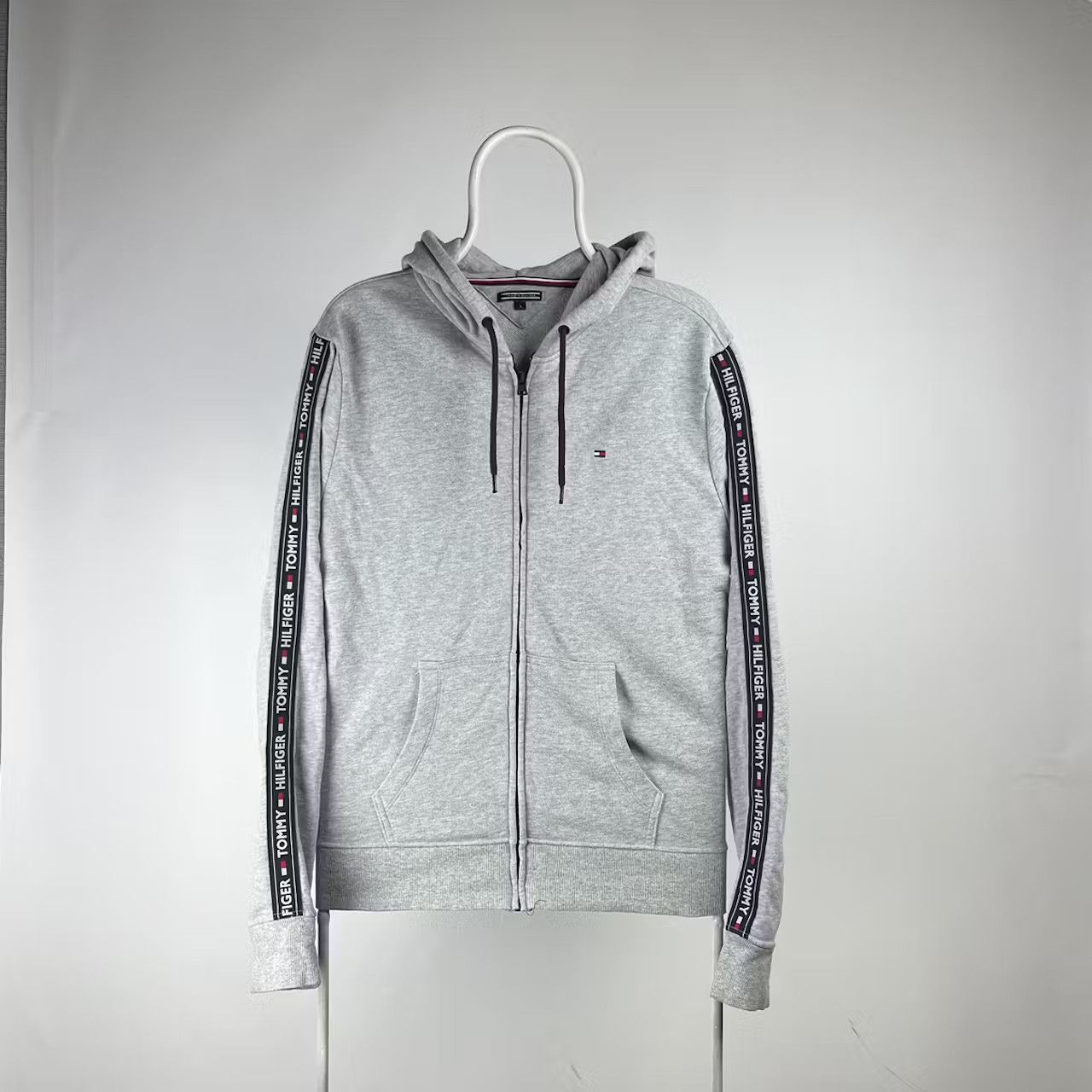 Tommy Hilfiger Tommy Hilfiger zip hoodie logo sleeves size Large Size US L / EU 52-54 / 3 - 1 Thumbnail