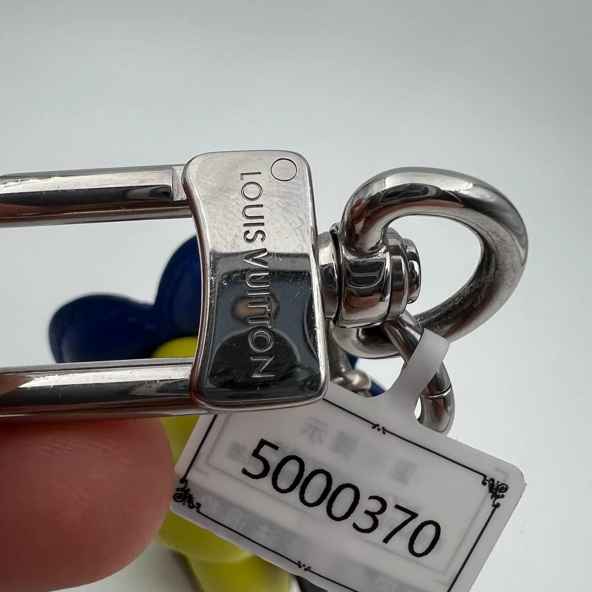 Louis Vuitton LOUIS VUITTON Sunflower Ski Keychain Size ONE SIZE - 3 Thumbnail