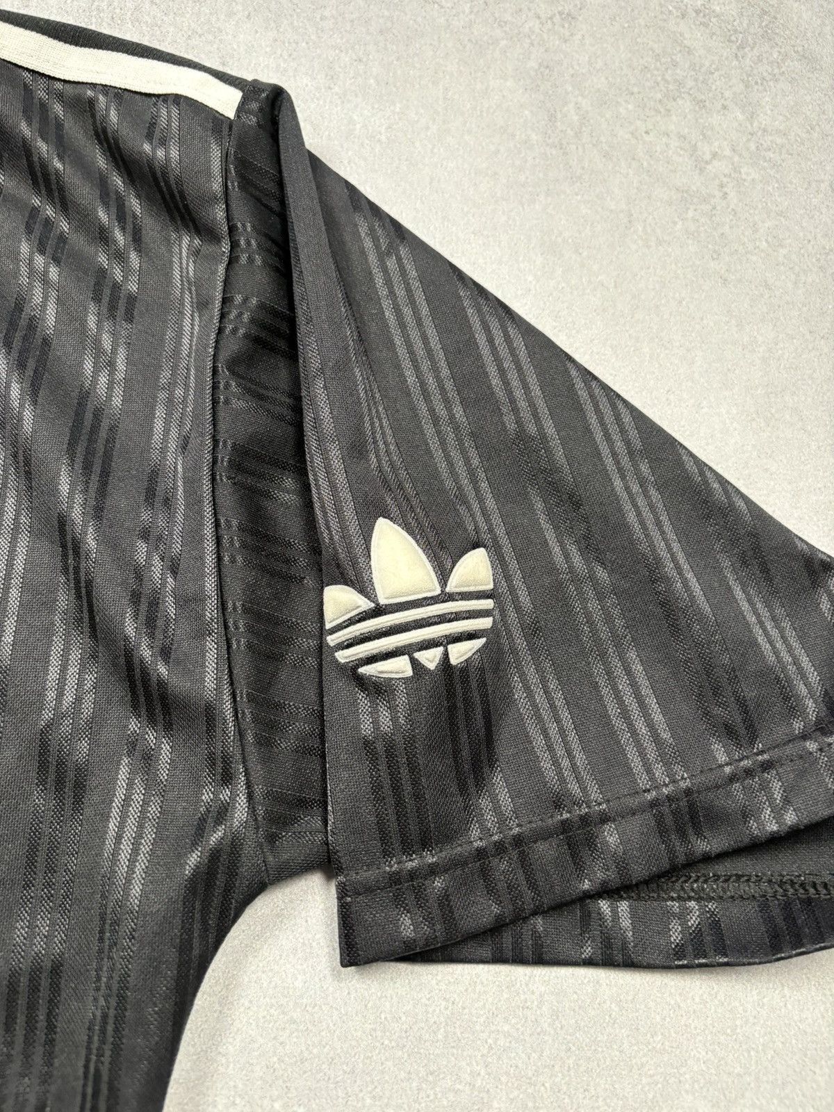 Adidas Adidas 90s Big Logo Football Jersey Rave Acid T Shirt Y2K UK Size US M / EU 48-50 / 2 - 4 Thumbnail