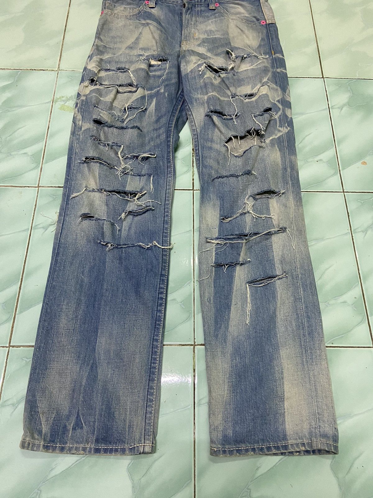 Japanese Brand Steals Distressed Denim Co & Lu jeans washed faded Size US 31 - 5 Thumbnail
