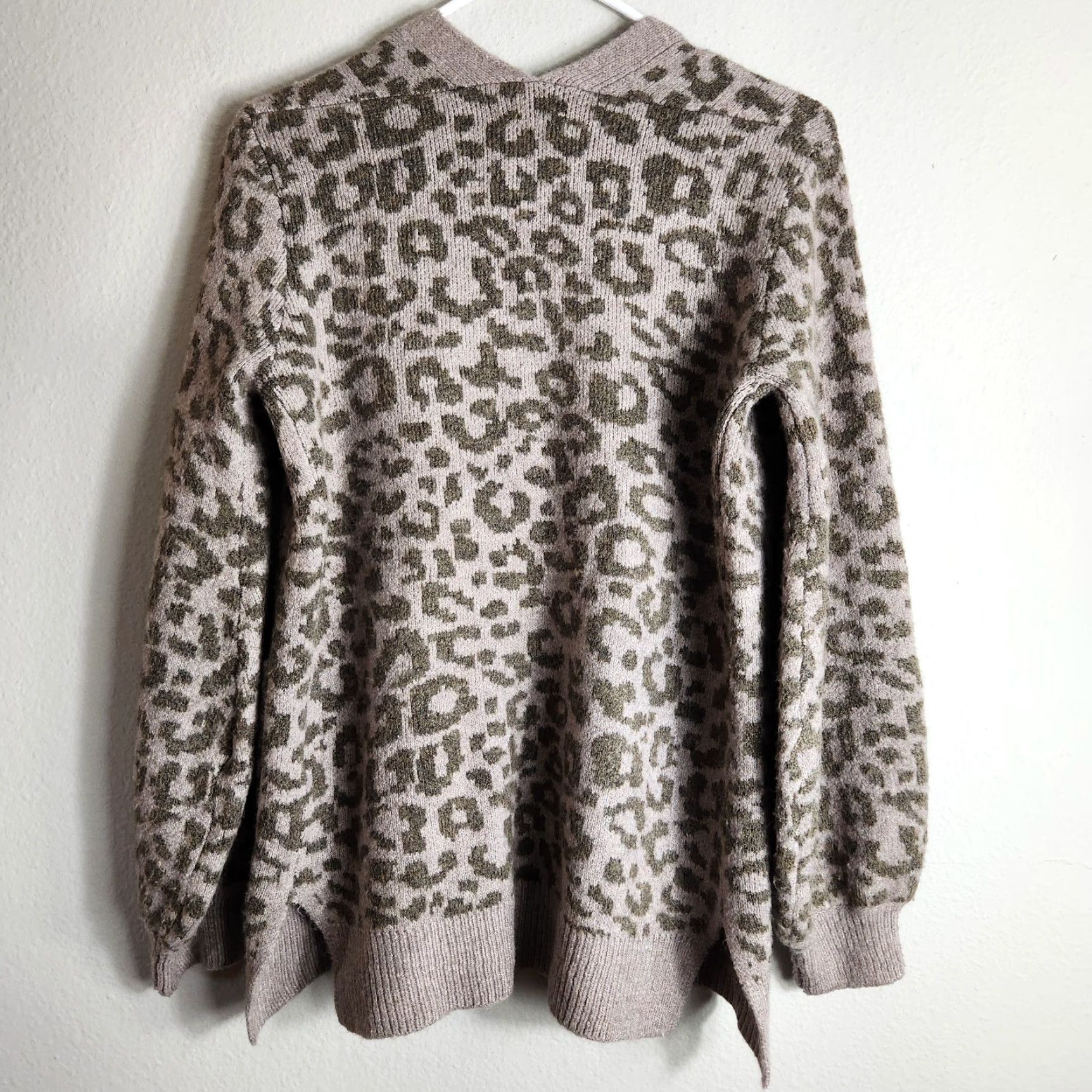Abercrombie & Fitch Abercrombie & Fitch Womens Taupe Leopard Open Front Cardigan Sweater XS Lounge Cardigan Open Front Womens Leopard Knit Sale Size XS / US 0-2 / IT 36-38 - 6 Thumbnail