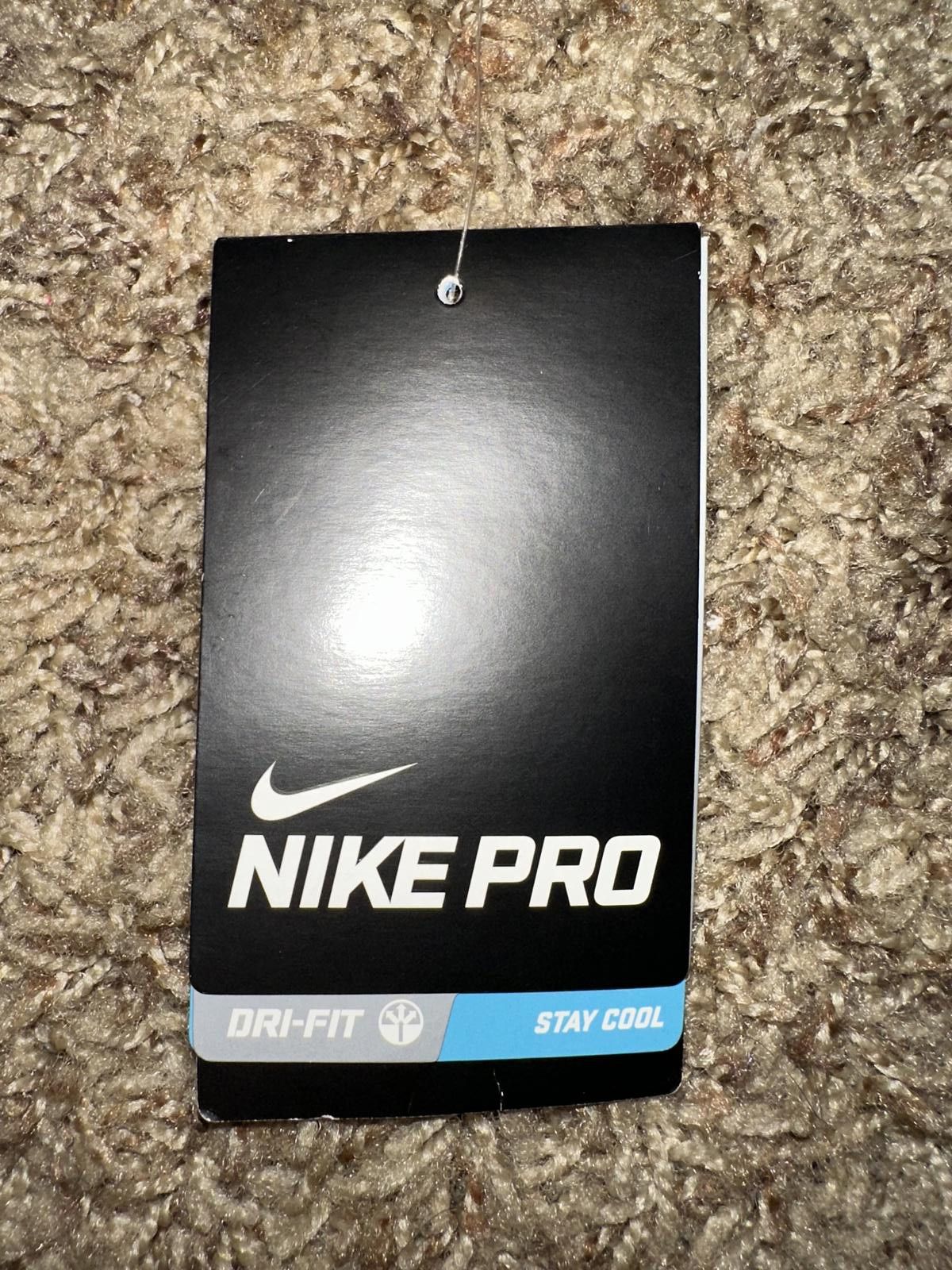 Nike Nike Women’s Pro 3.0" Compression Shorts Size 28" / US 6 / IT 42 - 11 Thumbnail