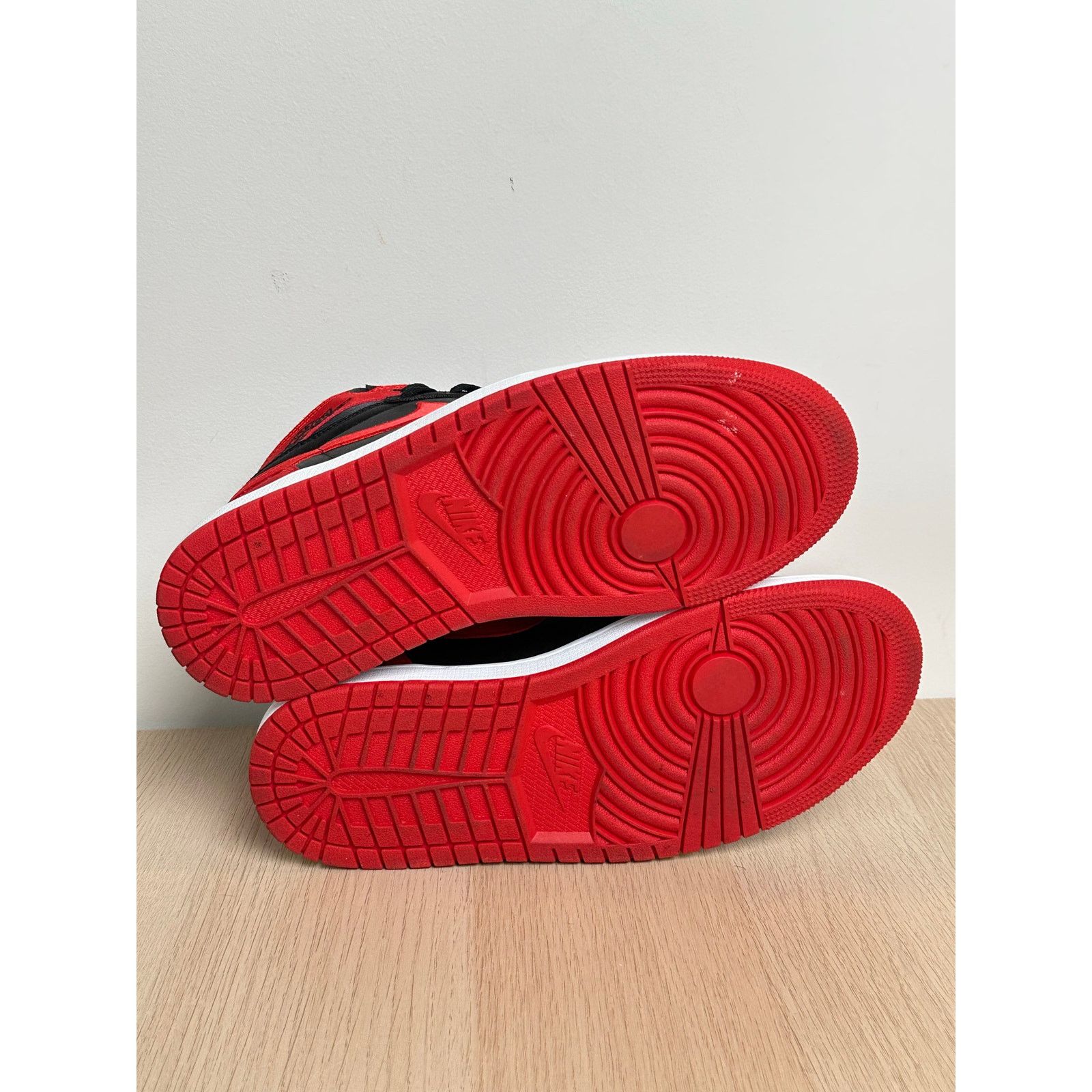 Jordan Brand Air Jordan 1 Satin Bred Sneaker - Size 9W - Mint Size US 9 / IT 39 - 6 Thumbnail