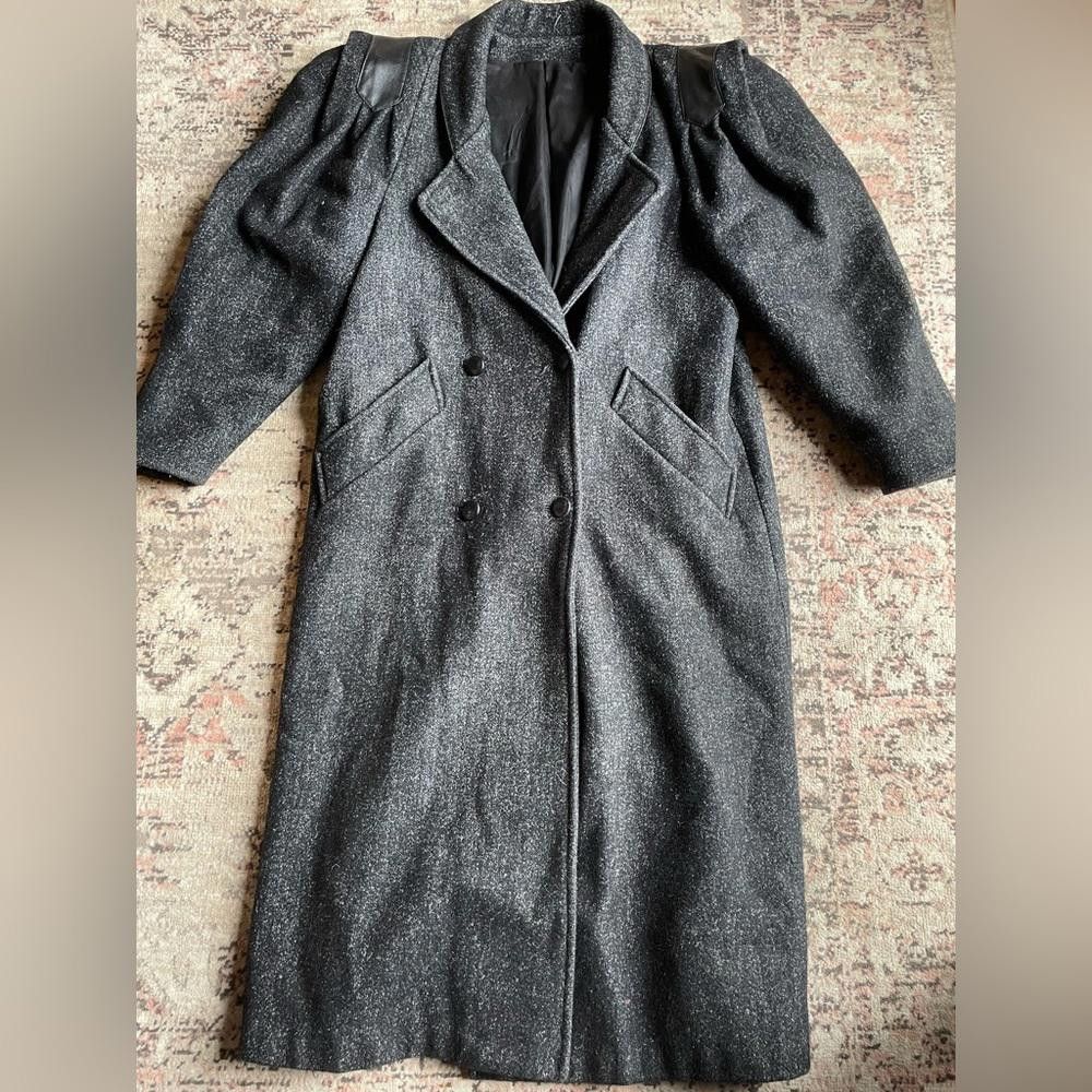 Designer Vintage long wool trench coat with oversized shoulders Size XL / US 12-14 / IT 48-50 - 1 Thumbnail