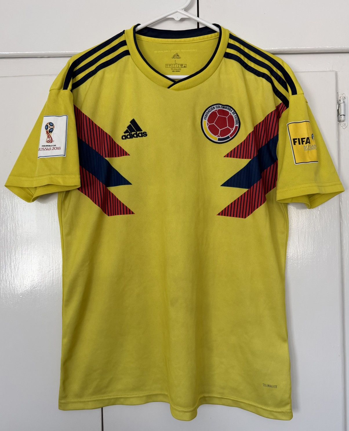 Adidas ADIDAS COLOMBIA NATIONAL TEAM 2018-19 JERSEY FIFA WORLD CUP Size US L / EU 52-54 / 3 - 2 Thumbnail