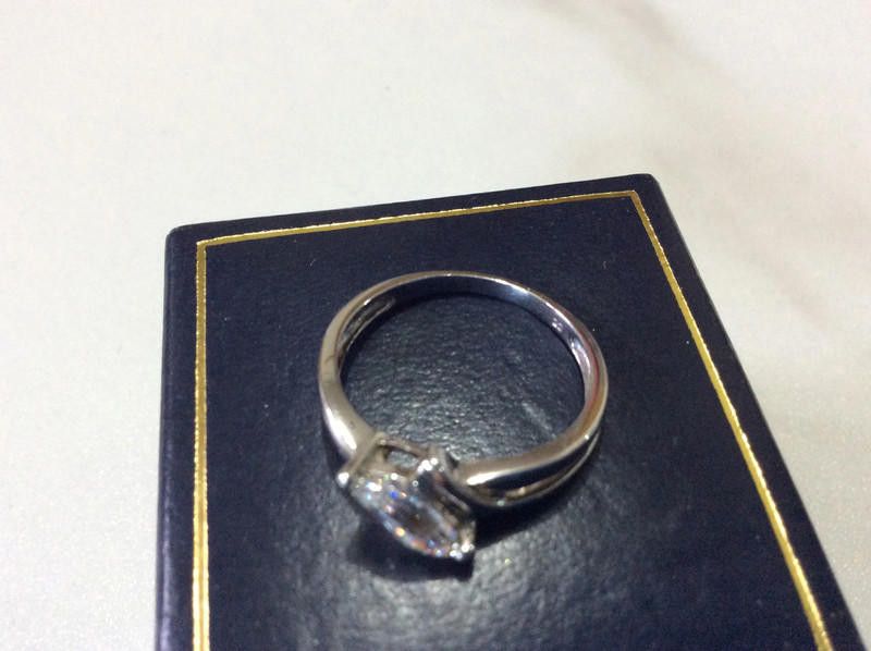 Designer 9Ct white gold 2.3g ring size O Size ONE SIZE - 6 Thumbnail