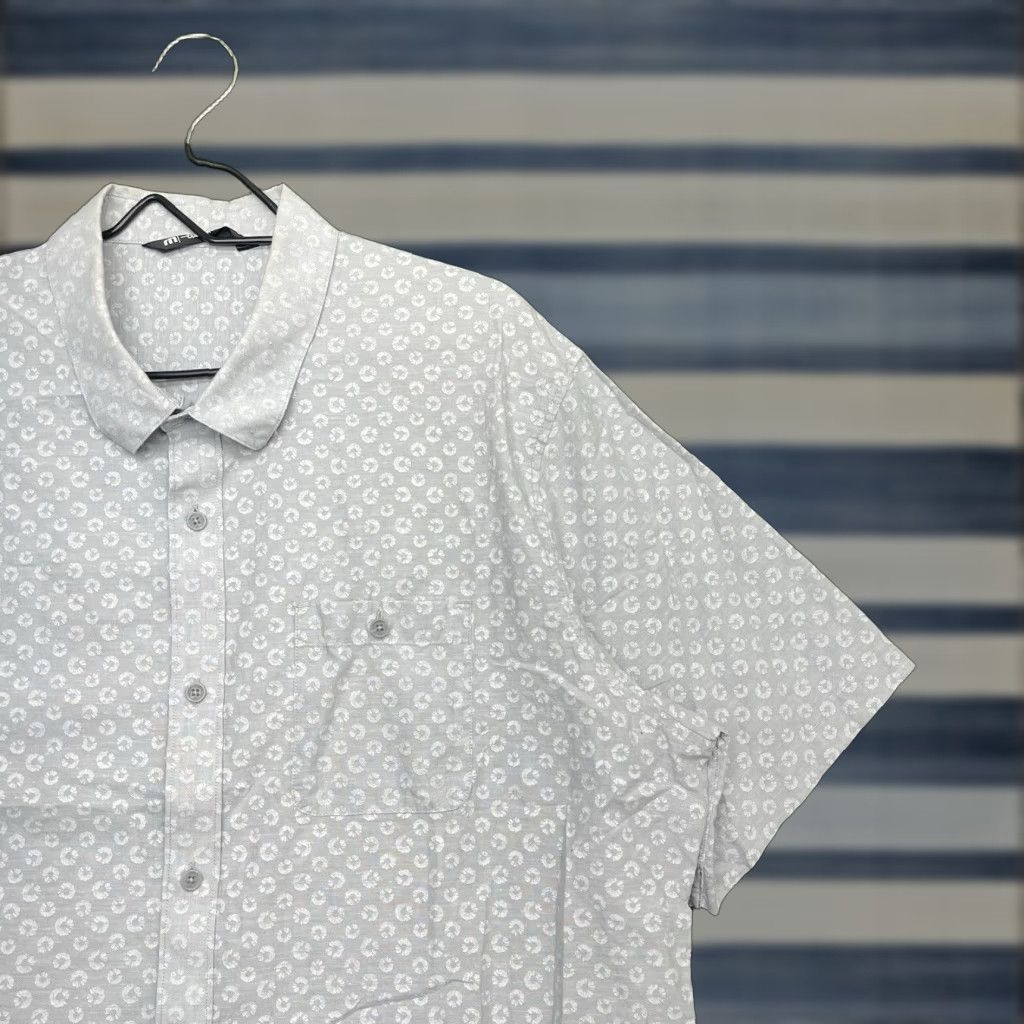 TravisMathew Travis Mathew Shirt Mens 2XL Button Up Gray Geometric Cotton Golf Casual XXL Size US XXL / EU 58 / 5 - 1 Thumbnail