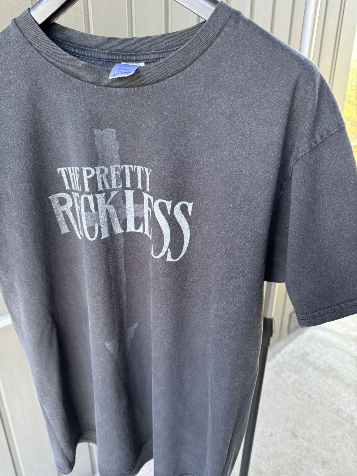 Band Tees × Vintage Vintage The Pretty Reckless Logo T Shirt Y2K Size US L / EU 52-54 / 3 - 9 Thumbnail