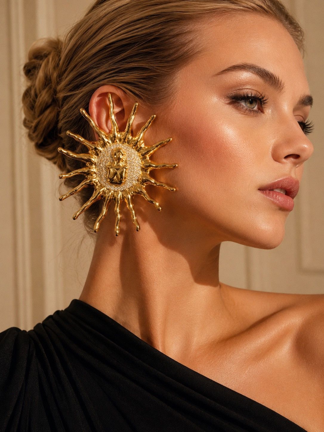 Schiaparelli Schiaparelli Sunburst Statement Earring with Embossed Center Size ONE SIZE - 1 Thumbnail