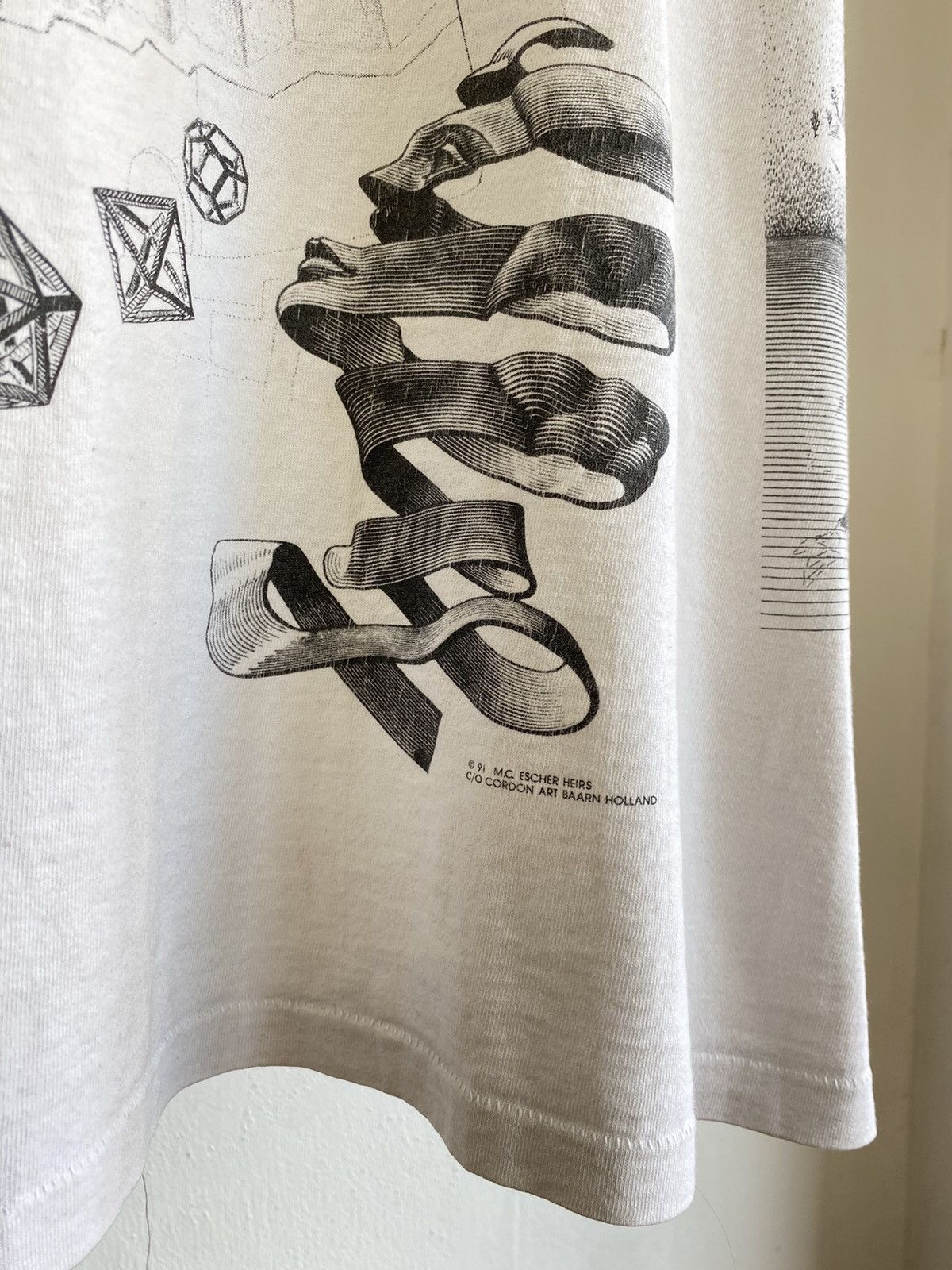 Vintage Vintage MC Escher 1991 Full Print art tee Size US L / EU 52-54 / 3 - 8 Thumbnail
