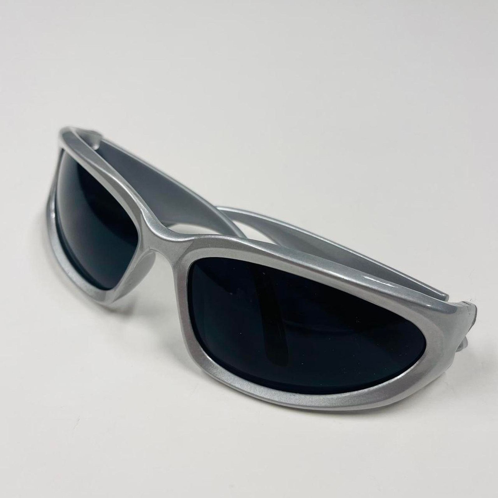 Vintage Y2k 2000s vintage style gray sunglasses Size ONE SIZE - 1 Thumbnail