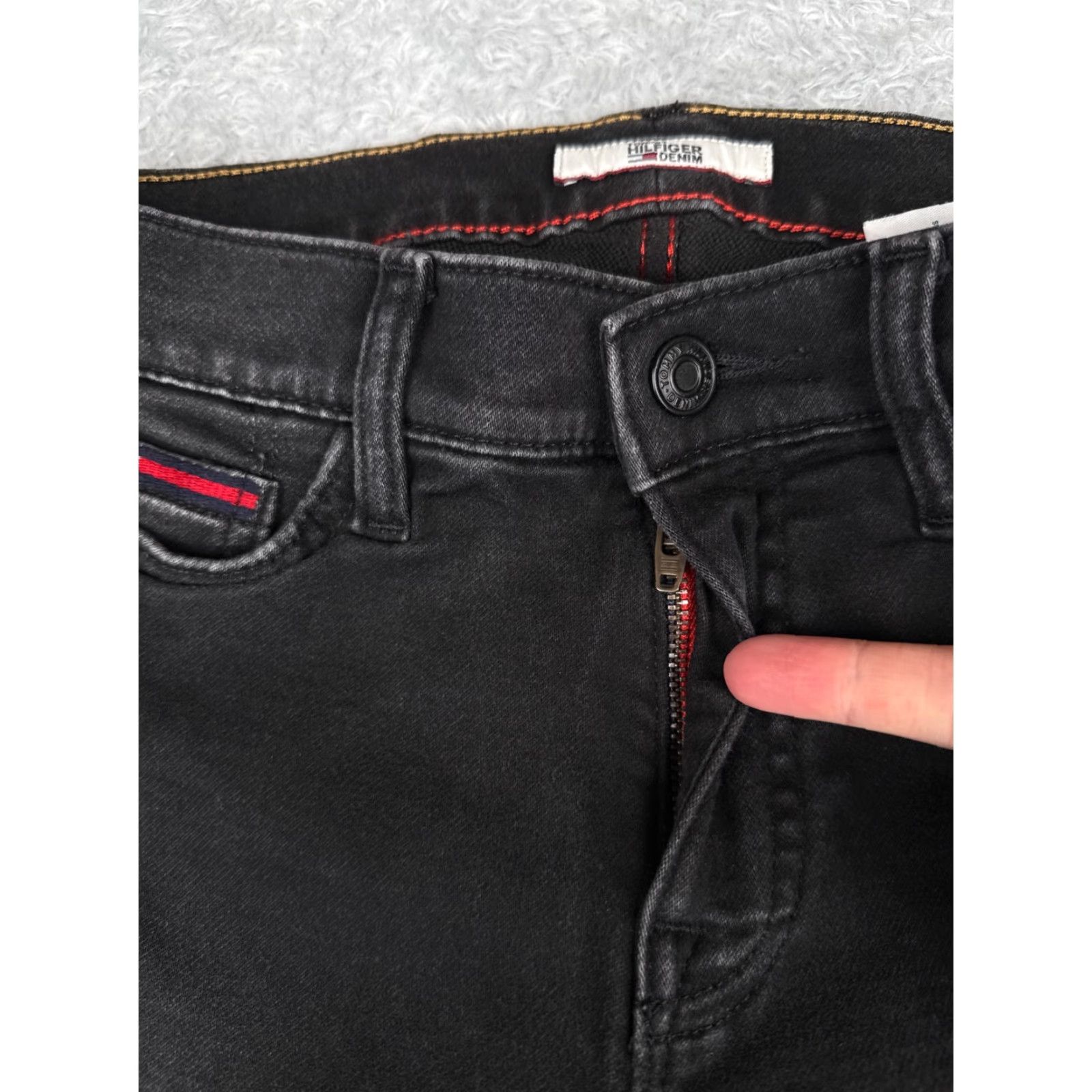 Tommy Hilfiger Tommy Hilfiger Jeans Womens 4 Black Denim Skinny Tapered Mid Rise Cotton 27x28 Jeans Womens Black Tomm y Hilfiger Size 27" / US 4 / IT 40 - 5 Thumbnail