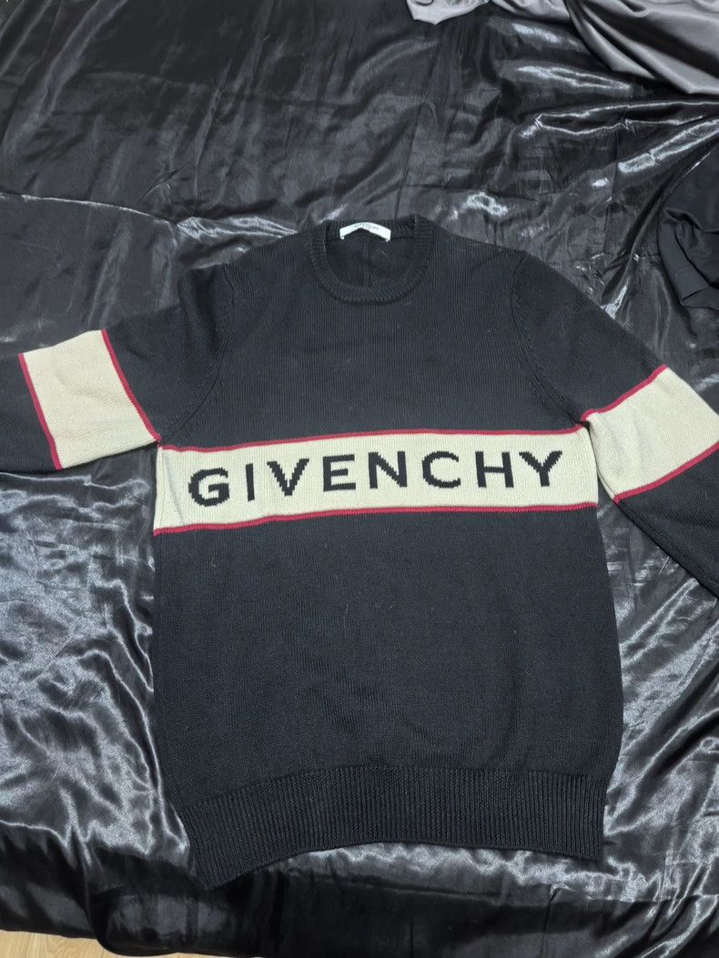 Givenchy Givenchy Classic Knit Sweater, Size M Size US M / EU 48-50 / 2 - 2 Thumbnail