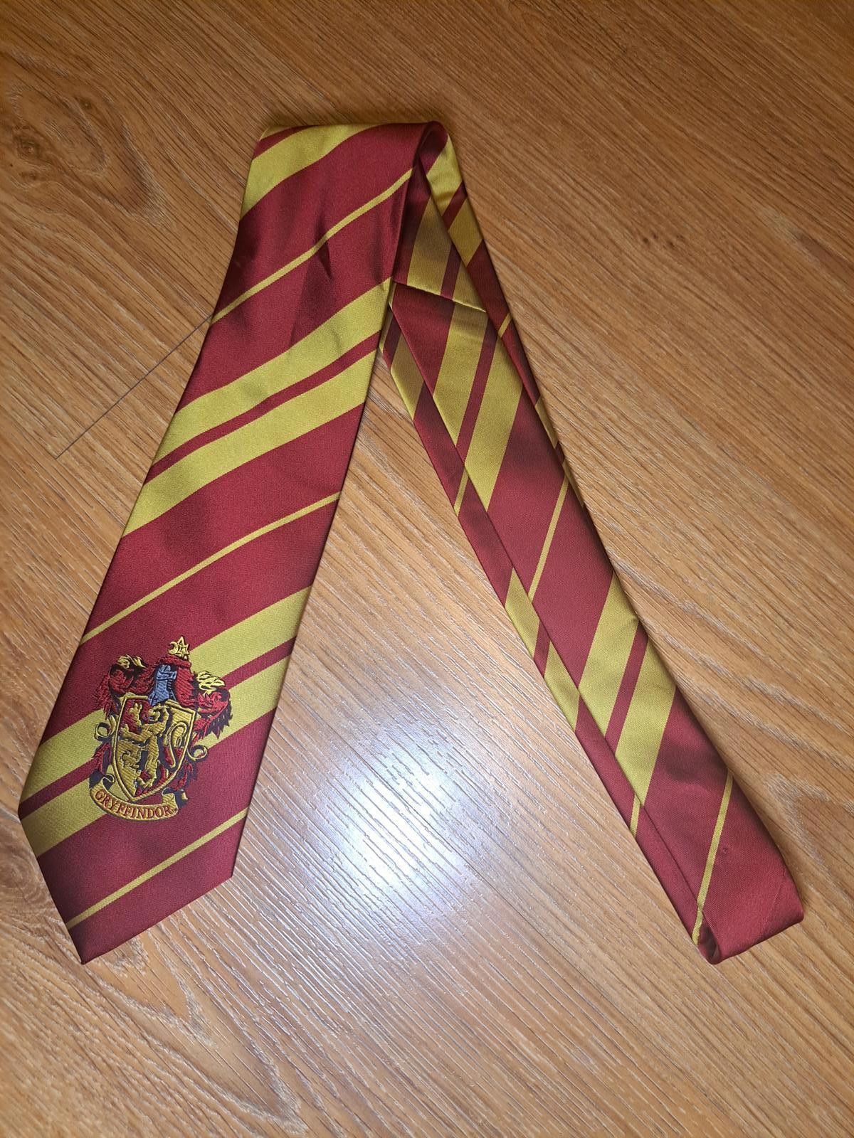 Designer HARRY POTTER Tie Mens Red Gold Striped Gryffindor Crest Size ONE SIZE - 5 Thumbnail