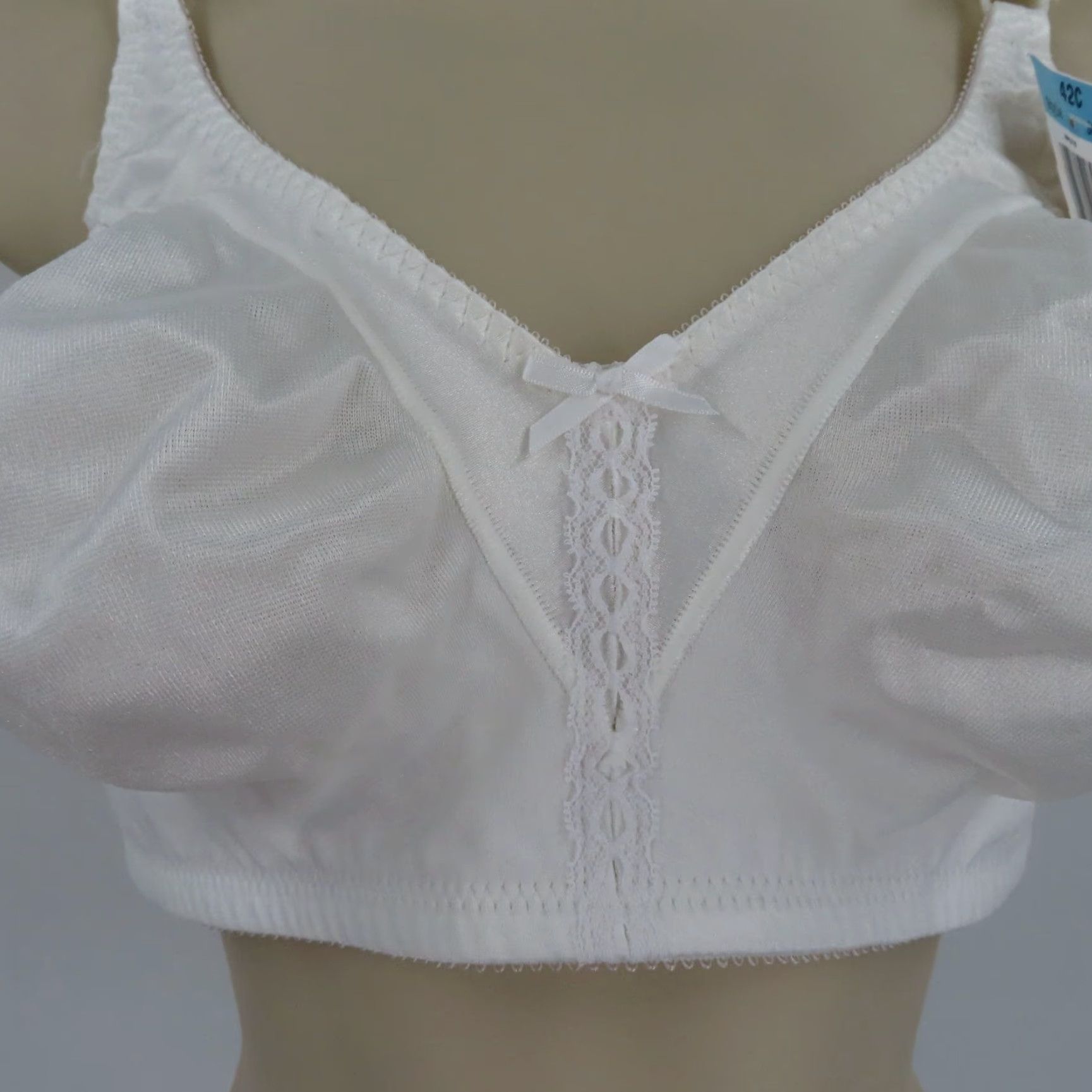 Vintage Bali 42C Double Support Wirefree Bra 3820 Wireless Unlined White New T-Shirt Bra Womens Size ONE SIZE - 3 Thumbnail