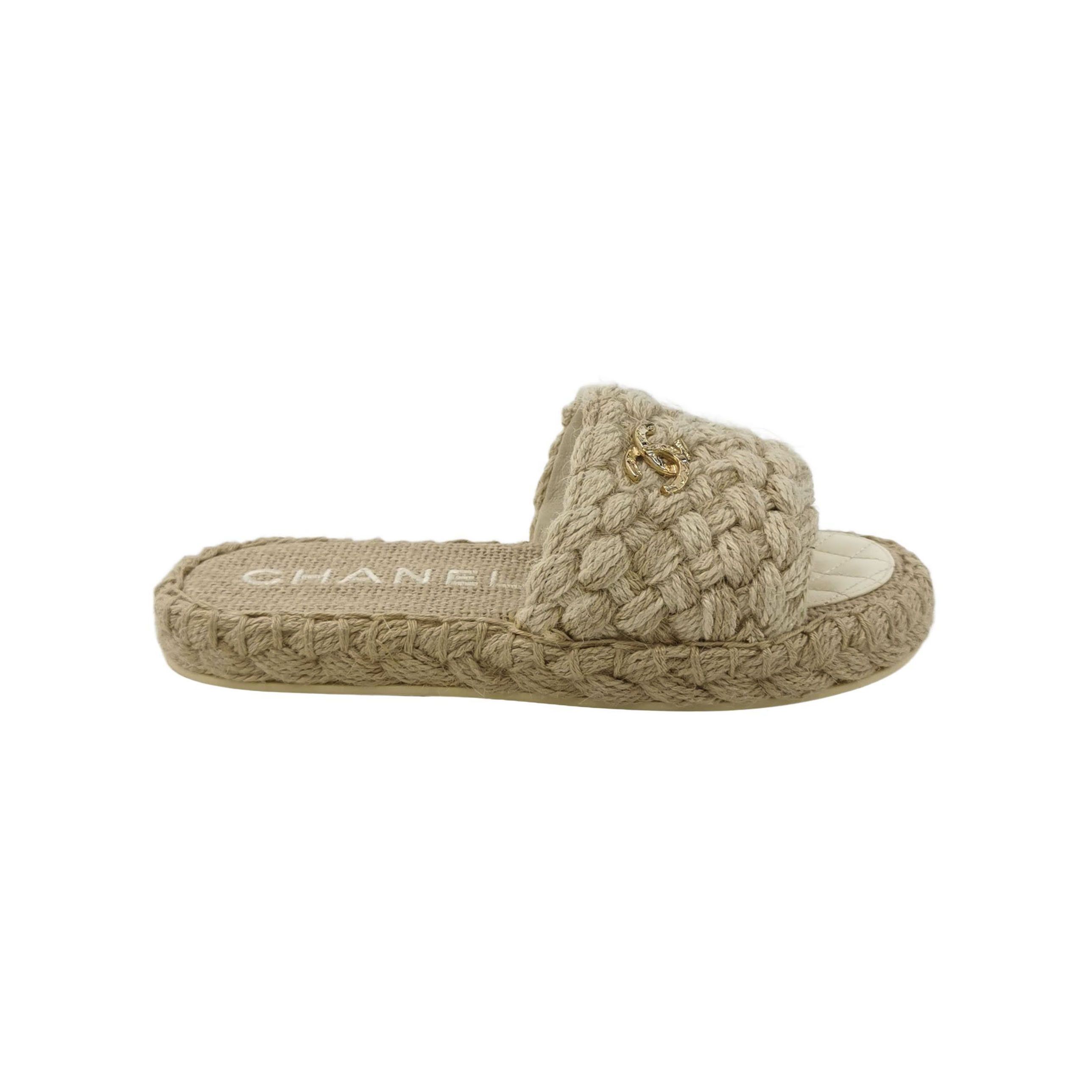 Chanel Chanel Women 6 Sandals Size US 6 / IT 36 - 1 Thumbnail