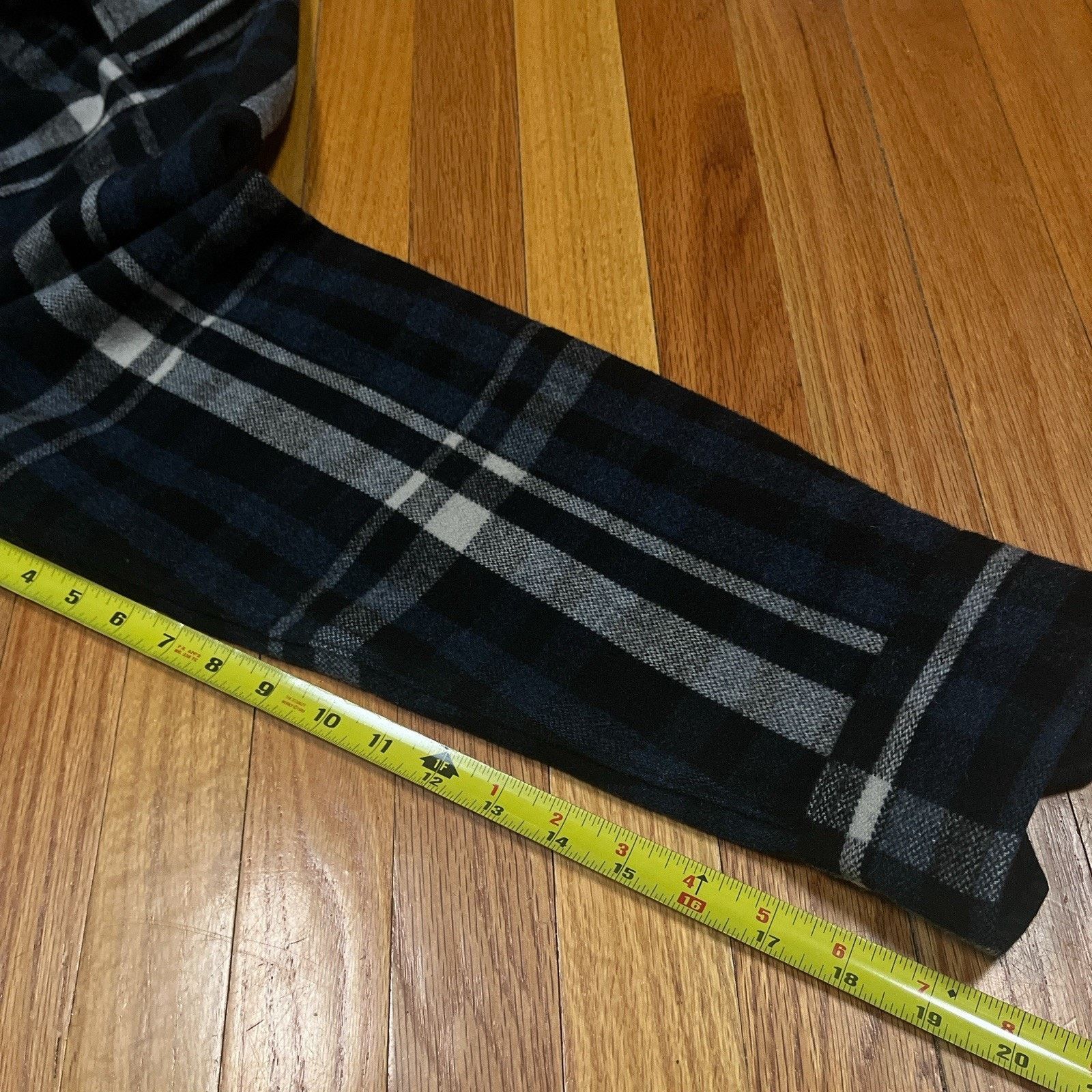 Wallace & Barnes Wallace & Barnes Wool Flannel Shacket Navy HeavyweightPlaid Size US L / EU 52-54 / 3 - 6 Thumbnail