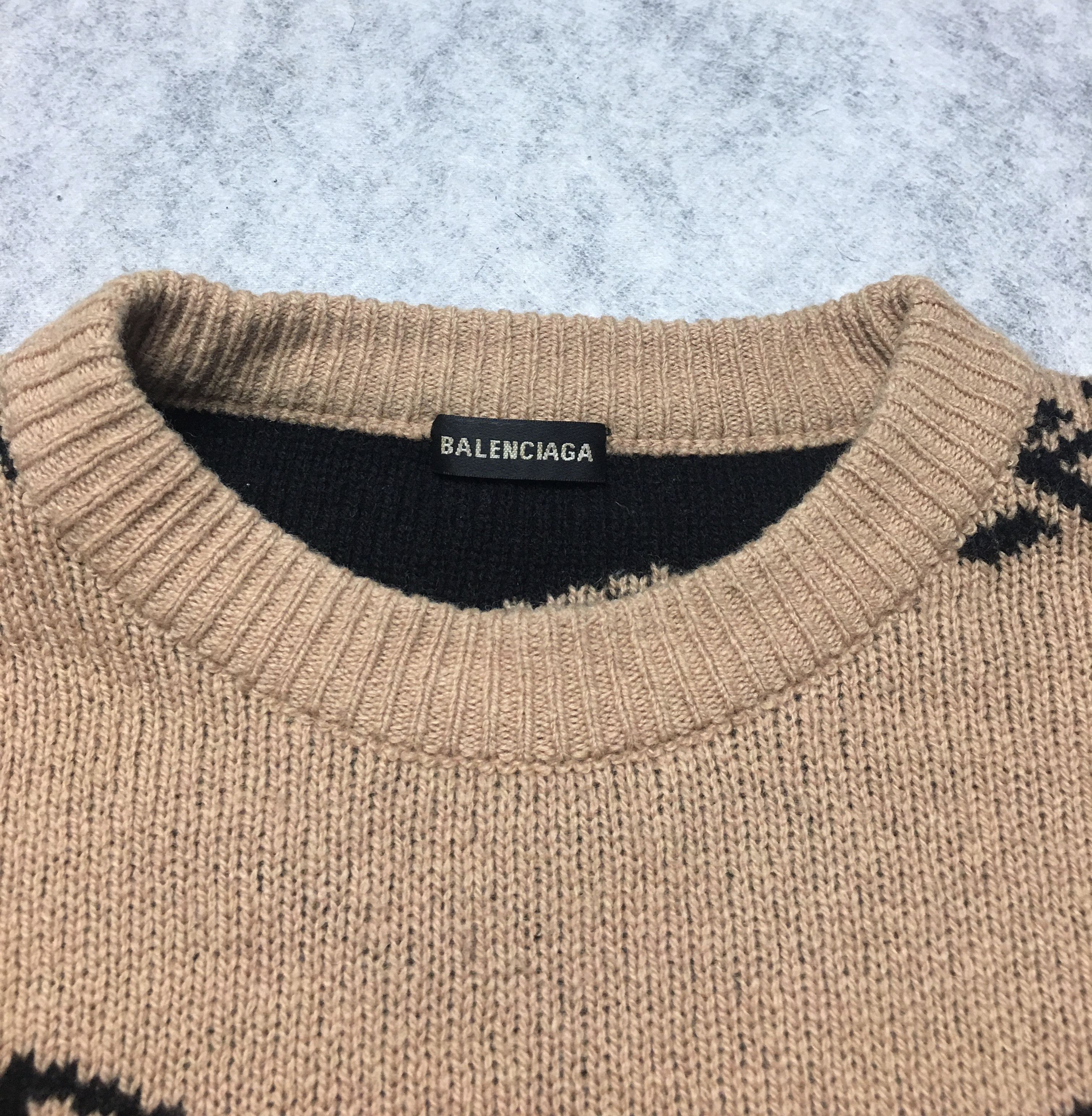 Balenciaga Balenciaga Allover Logo Crewneck Sweater Size L Size US L / EU 52-54 / 3 - 8 Thumbnail