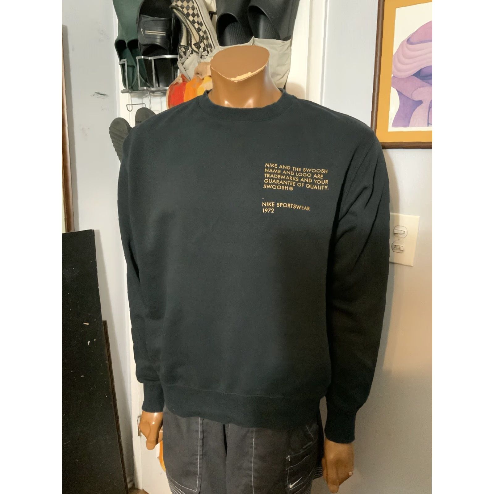 Nike VINTAGE Nike Sportswear Swoosh Black/Gold Club Fleece Crewneck Sweatshirt M Mens Crewneck Sweatshirt Black Gold Swoosh Nike Sportswear Size M Mens Size US M / EU 48-50 / 2 - 7 Thumbnail