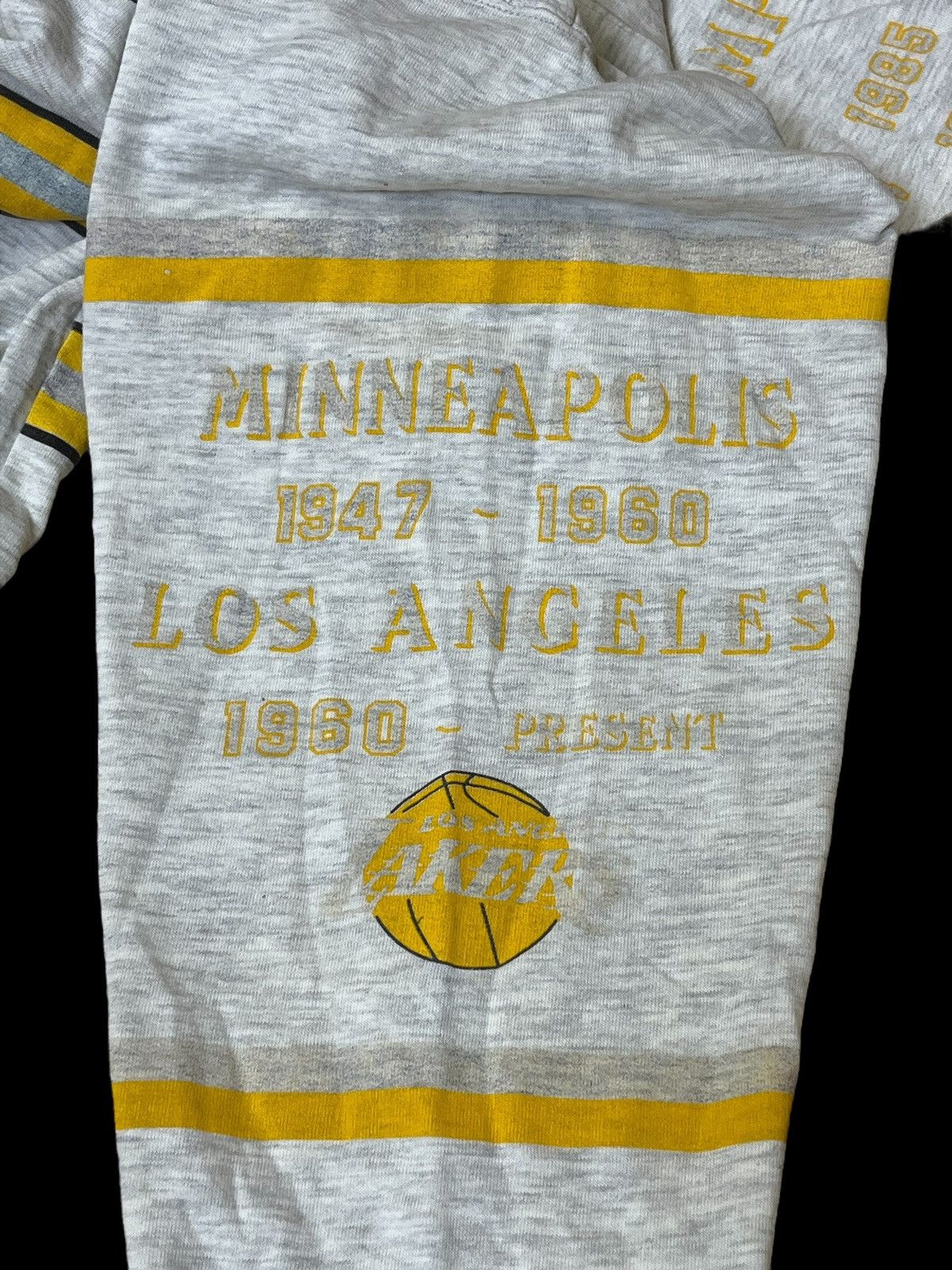 NBA VINTAGE 90s LOS ANGELES LAKERS LONG GONE FADED SWEATSHIRT Size US XL / EU 56 / 4 - 9 Thumbnail
