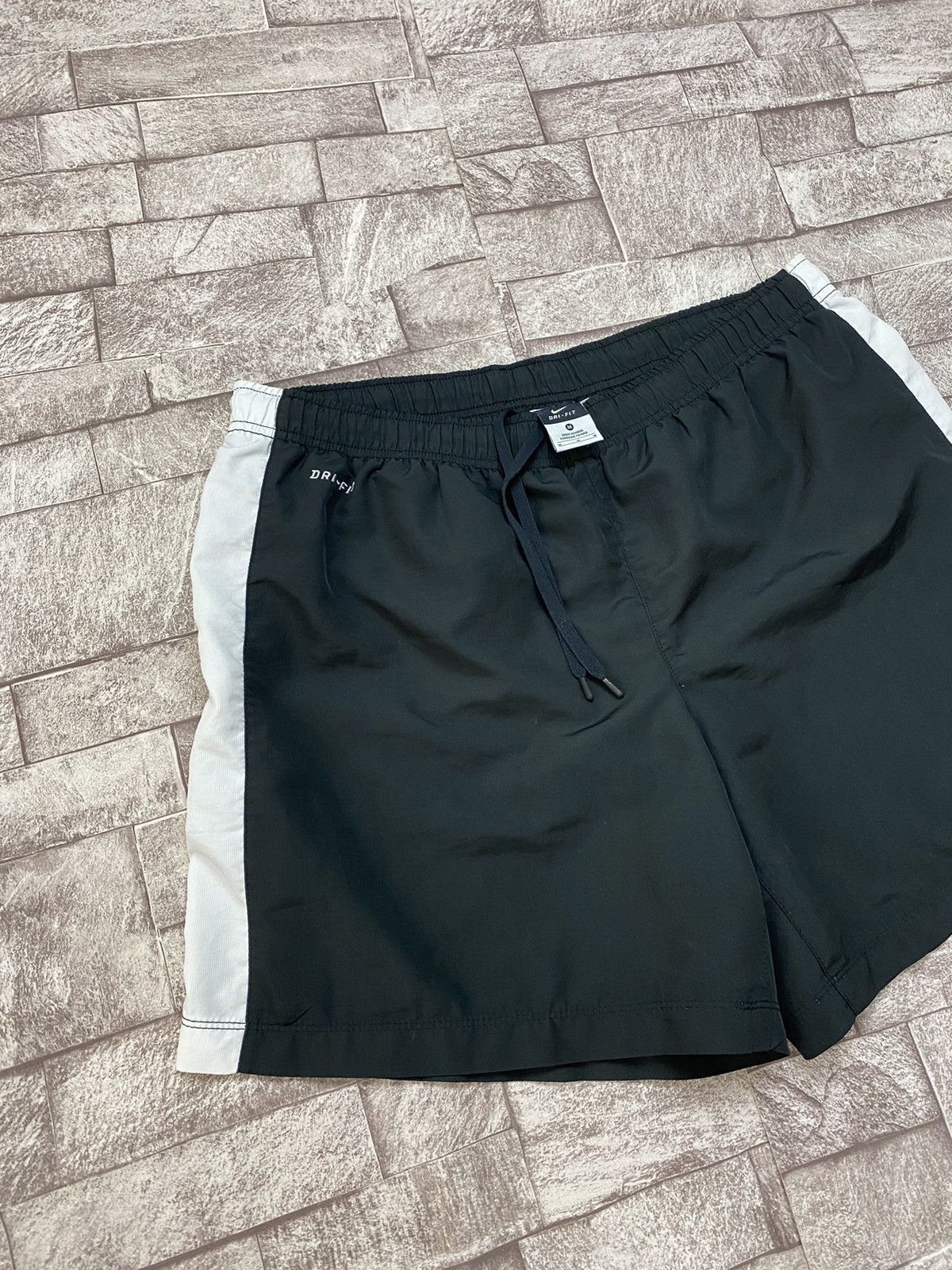 Japanese Brand × Nike × Vintage Nike Hype Vintage Nylon y2k style shorts M Size US 32 / EU 48 - 2 Thumbnail