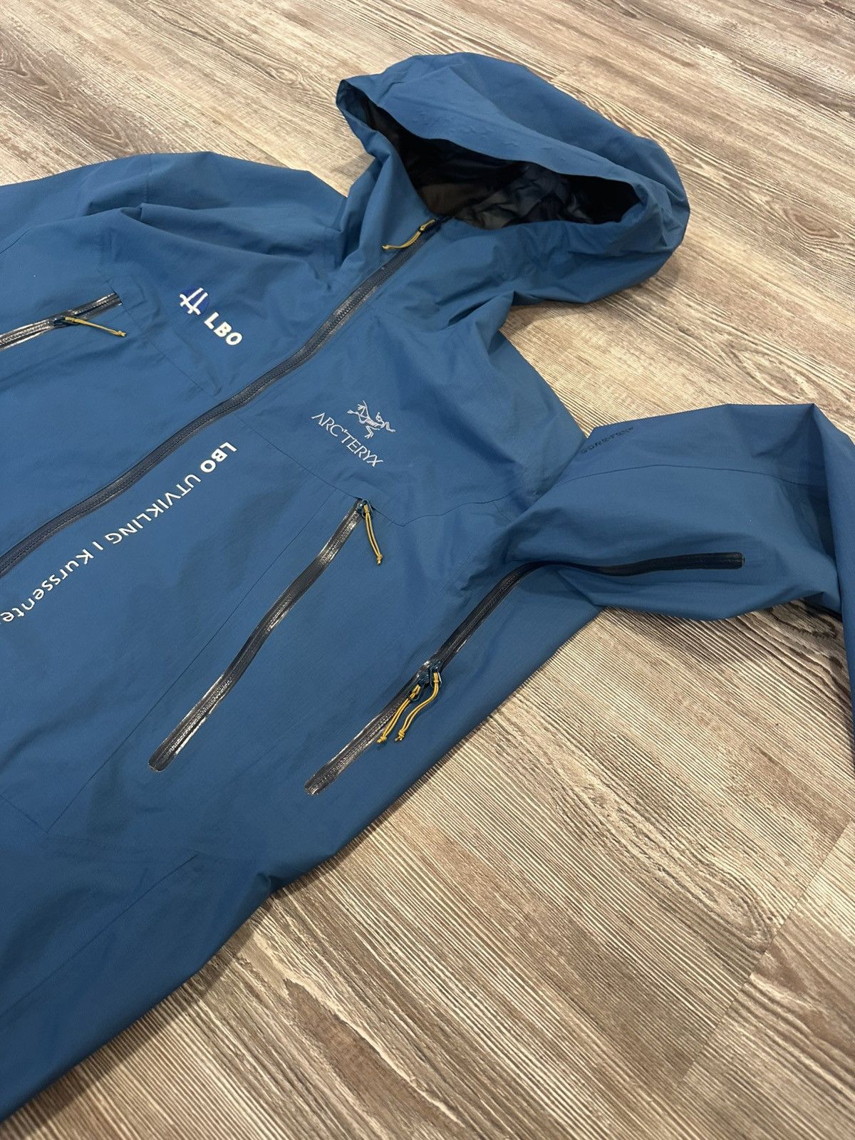 Arc'teryx Vintage Mens Arcteryx Alpha Gore-tex Jacket size L Size US L / EU 52-54 / 3 - 6 Thumbnail