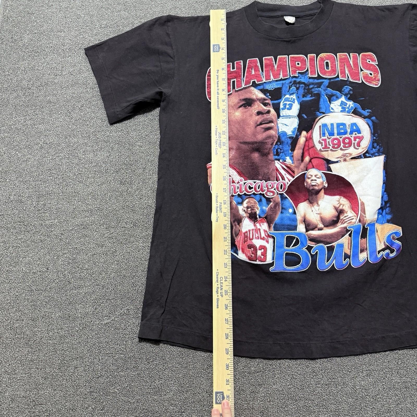 Other Vintage Chicago Bulls Bootleg Champions 1997 T-shirt size XL Size US XL / EU 56 / 4 - 8 Thumbnail