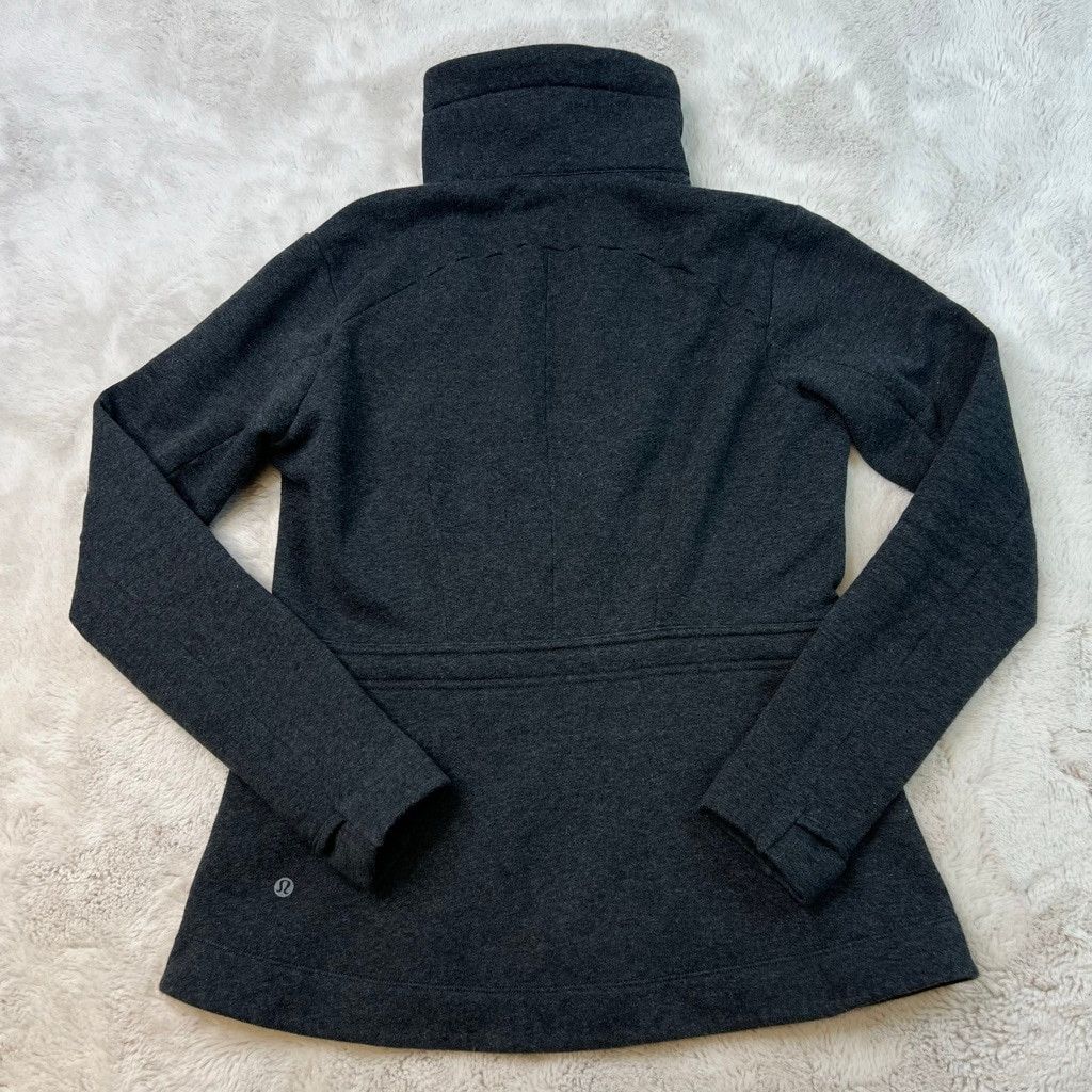 Lululemon Lululemon Gray Full Zip Jacket Sweatshirt Size 6 Fleece Size M / US 6-8 / IT 42-44 - 13 Thumbnail
