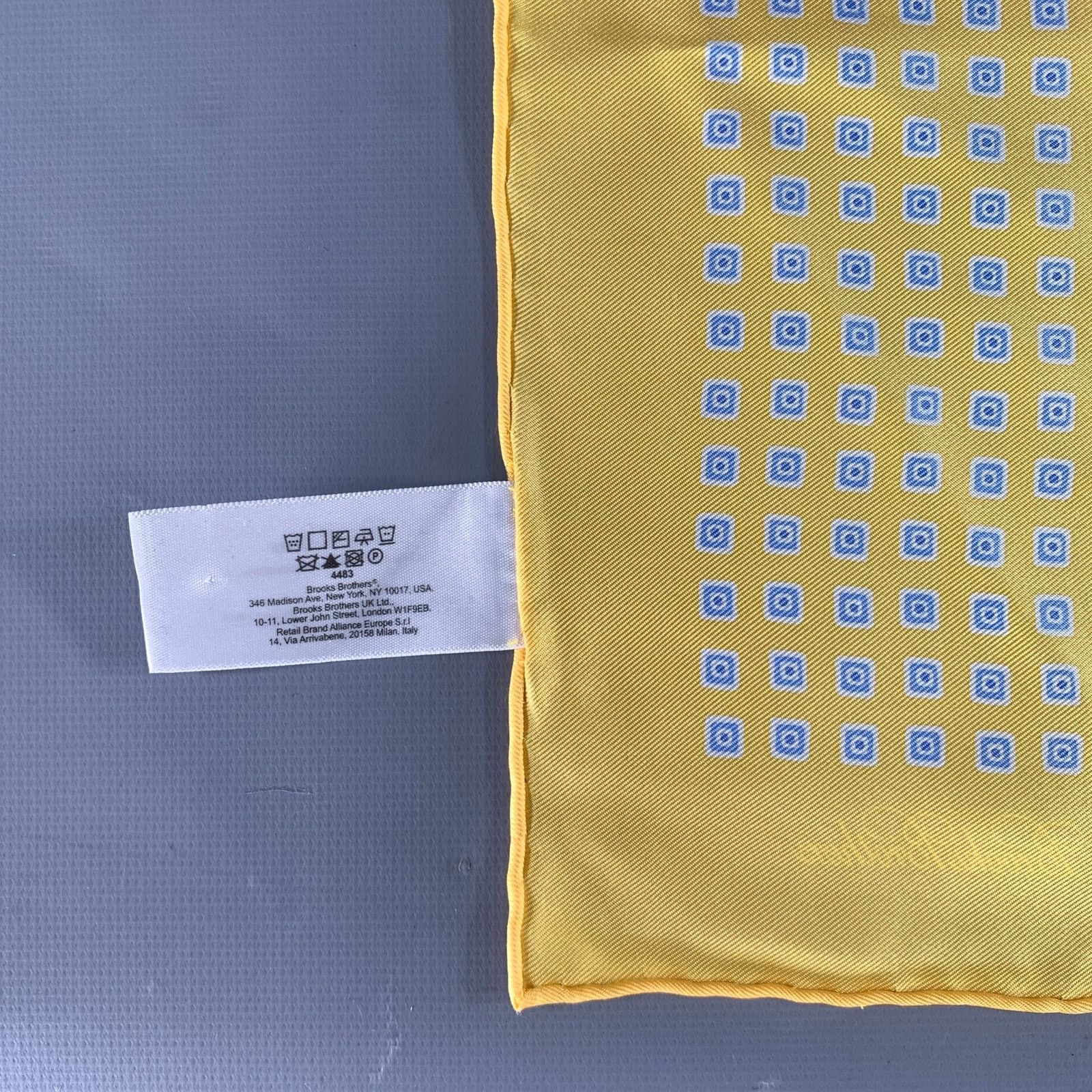 Brooks Brothers BROOKS BROTHERS Yellow Blue Geometric Silk Pocket Square Size ONE SIZE - 4 Thumbnail