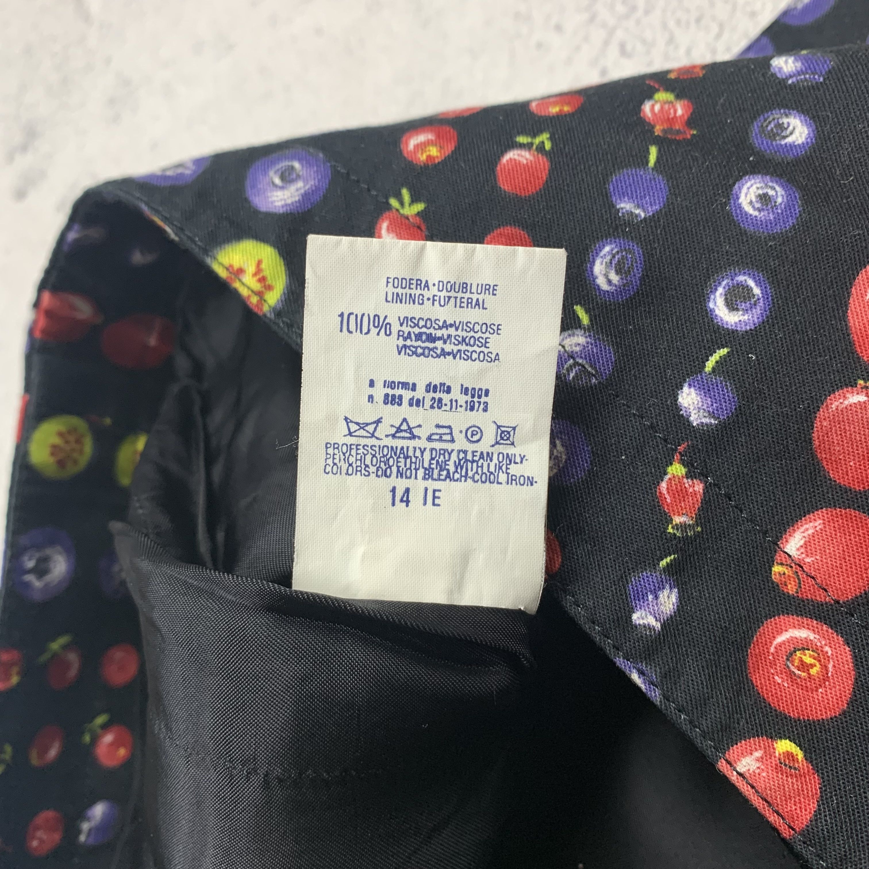Versace Vintage Versace Jeans Couture Vest Size US L / EU 52-54 / 3 - 6 Thumbnail