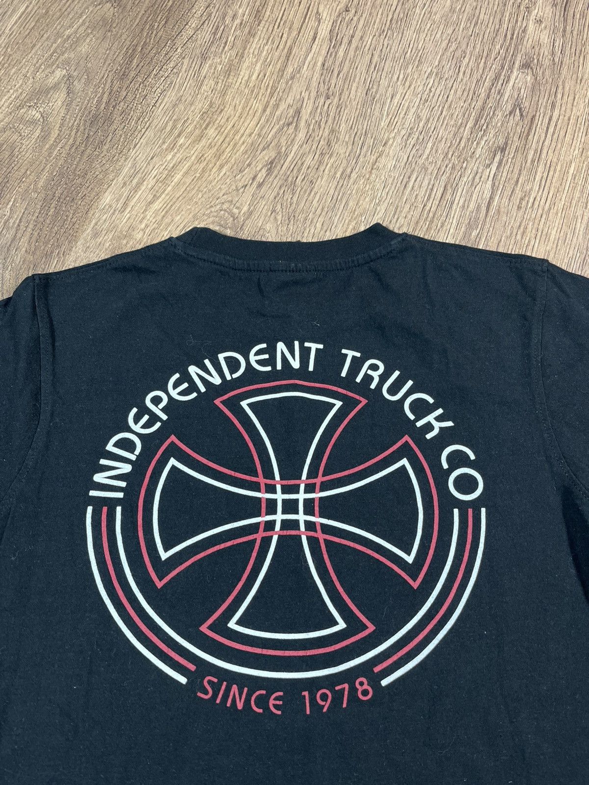 Independent Truck Co. Vintage Independent Skateboard 🛹 Big Logo Shirt Size US S / EU 44-46 / 1 - 8 Thumbnail