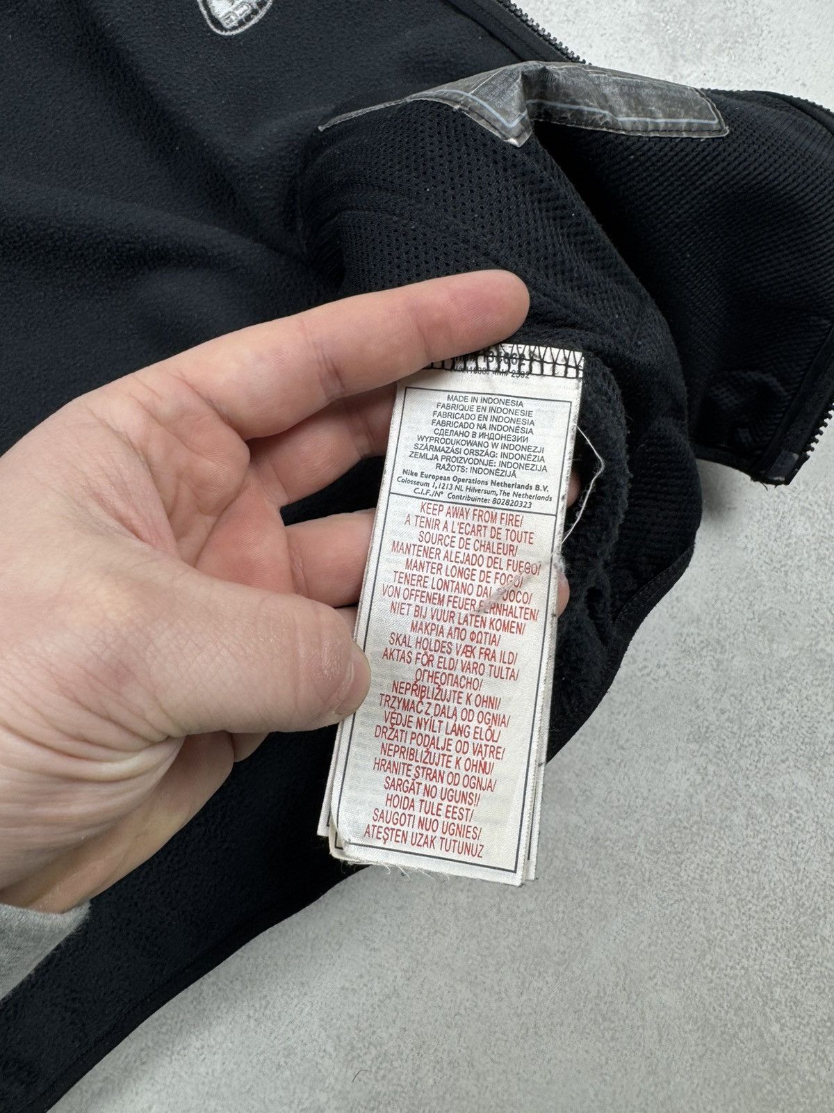 Nike ACG Vintage Nike ACG Therma-Fit Fleece Outdoor Vest Jacket 00s Size US M / EU 48-50 / 2 - 9 Thumbnail