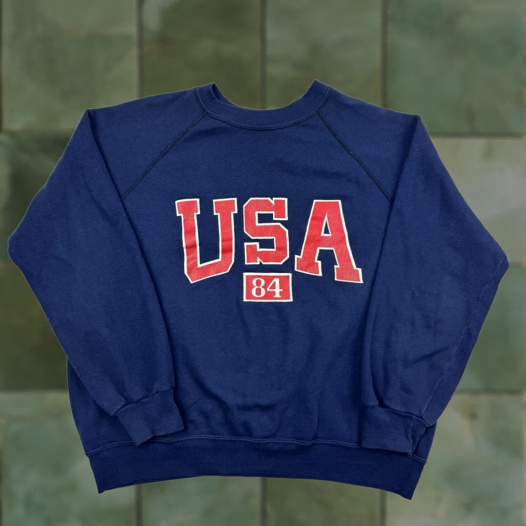 Vintage VINTAGE USA 1984 Sweatshirt Crewneck Raglan Adult Large Blue Cotton Polyester Mens USA 80s Pullover Raglan Crew Neck Vintage Size US L / EU 52-54 / 3 - 1 Thumbnail