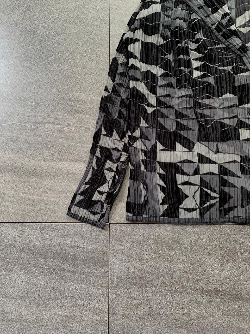 Issey Miyake FREE TAX! Pleated Printed Blazer Jacket Size US S / EU 44-46 / 1 - 3 Thumbnail