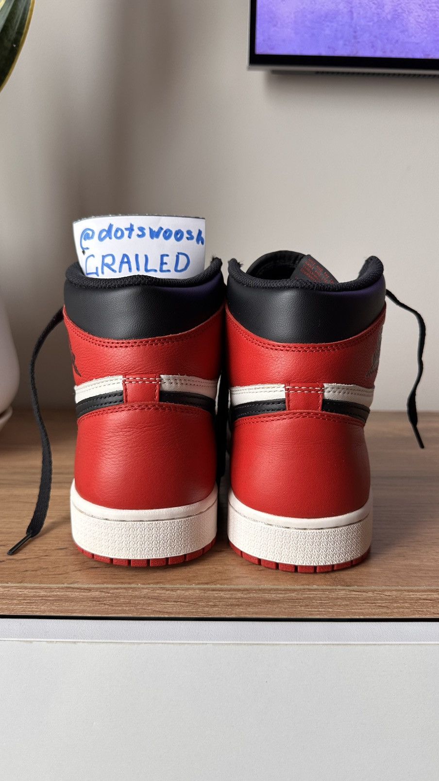 Jordan Brand × Nike Jordan 1 Retro High OG Bred Toe 2018 Size US 9 / EU 42 - 3 Thumbnail
